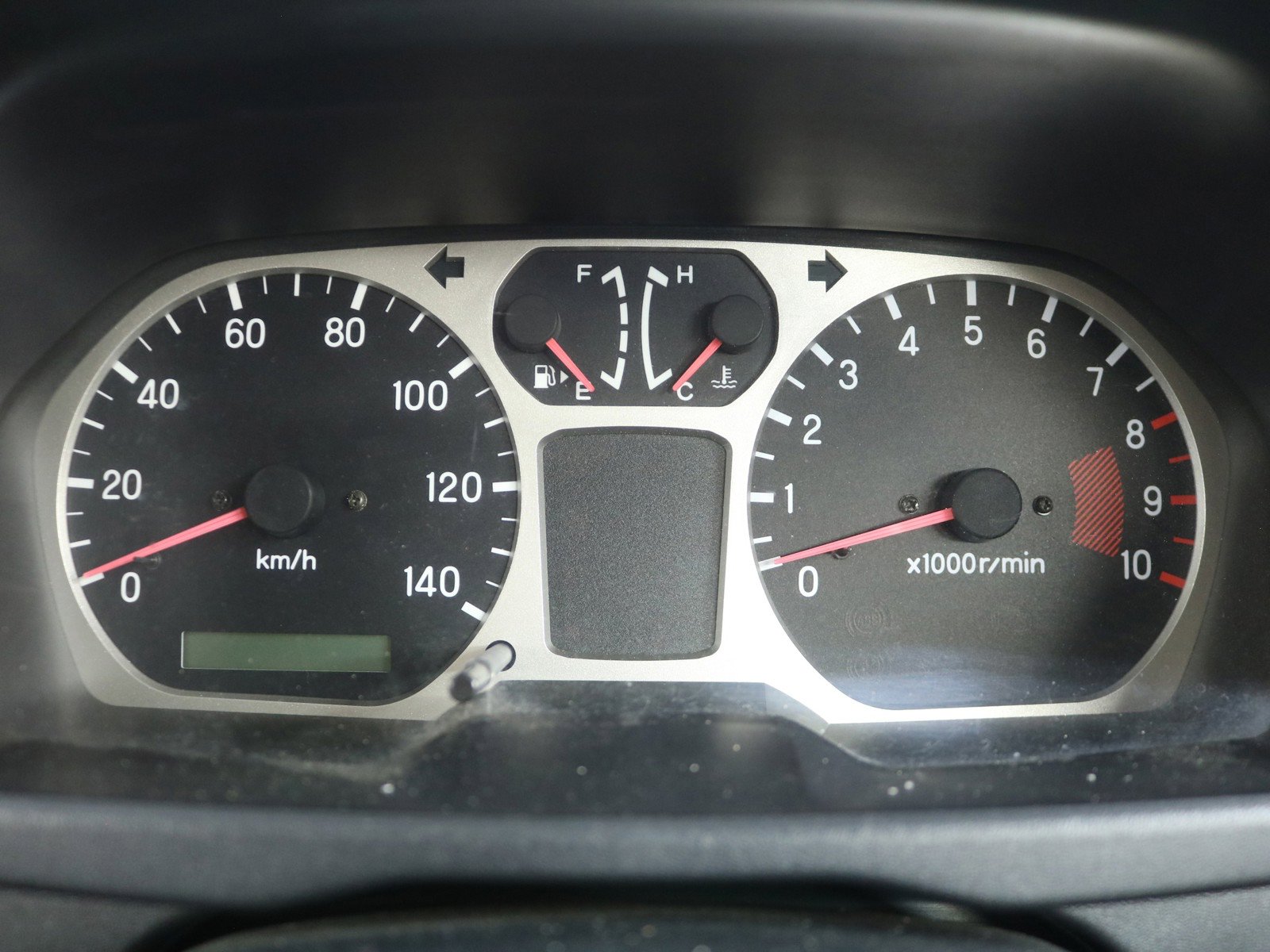 1999 Mitsubishi Pajero 13