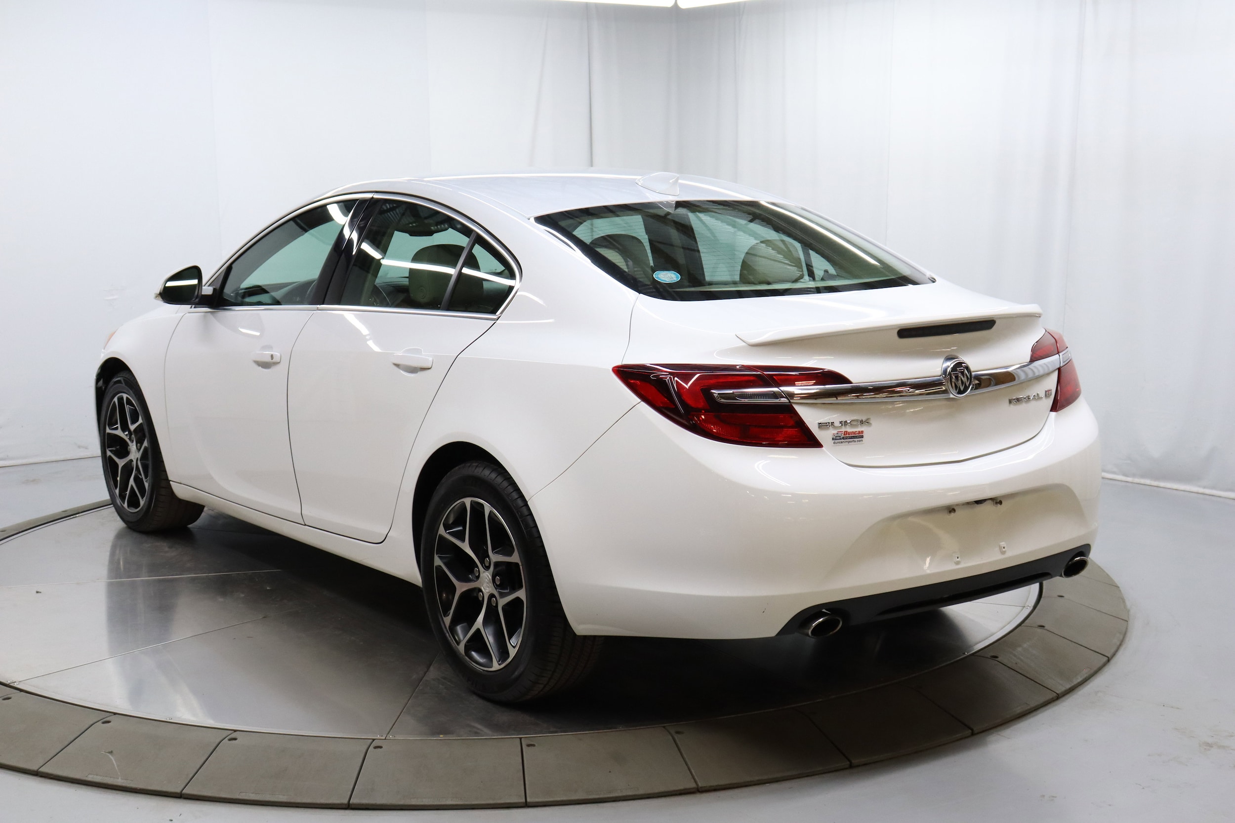 2017 Buick Regal 5