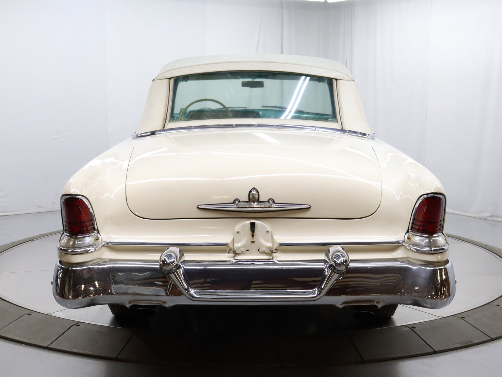 1955 Lincoln Capri 12
