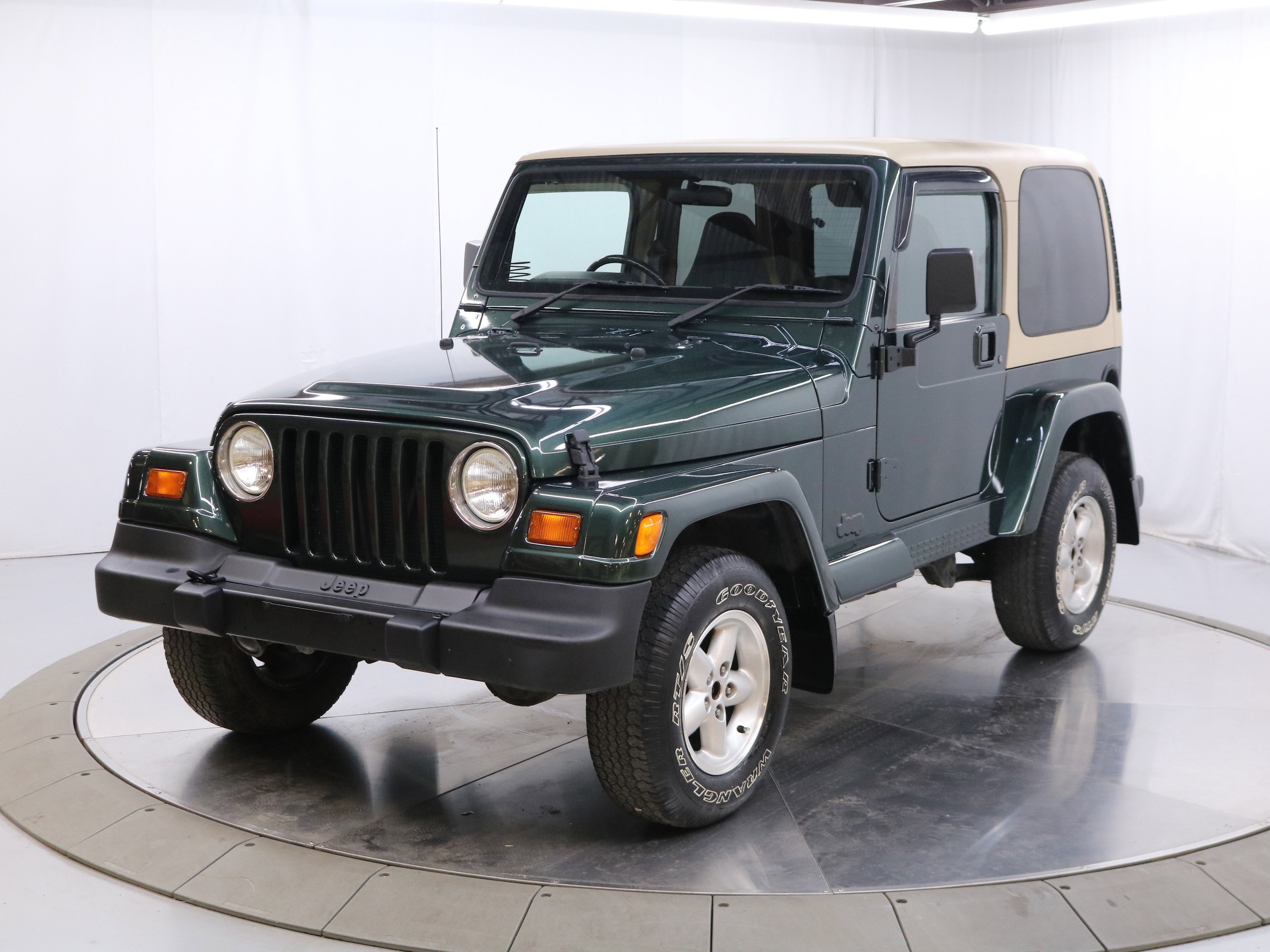 1999 Jeep Wrangler 2