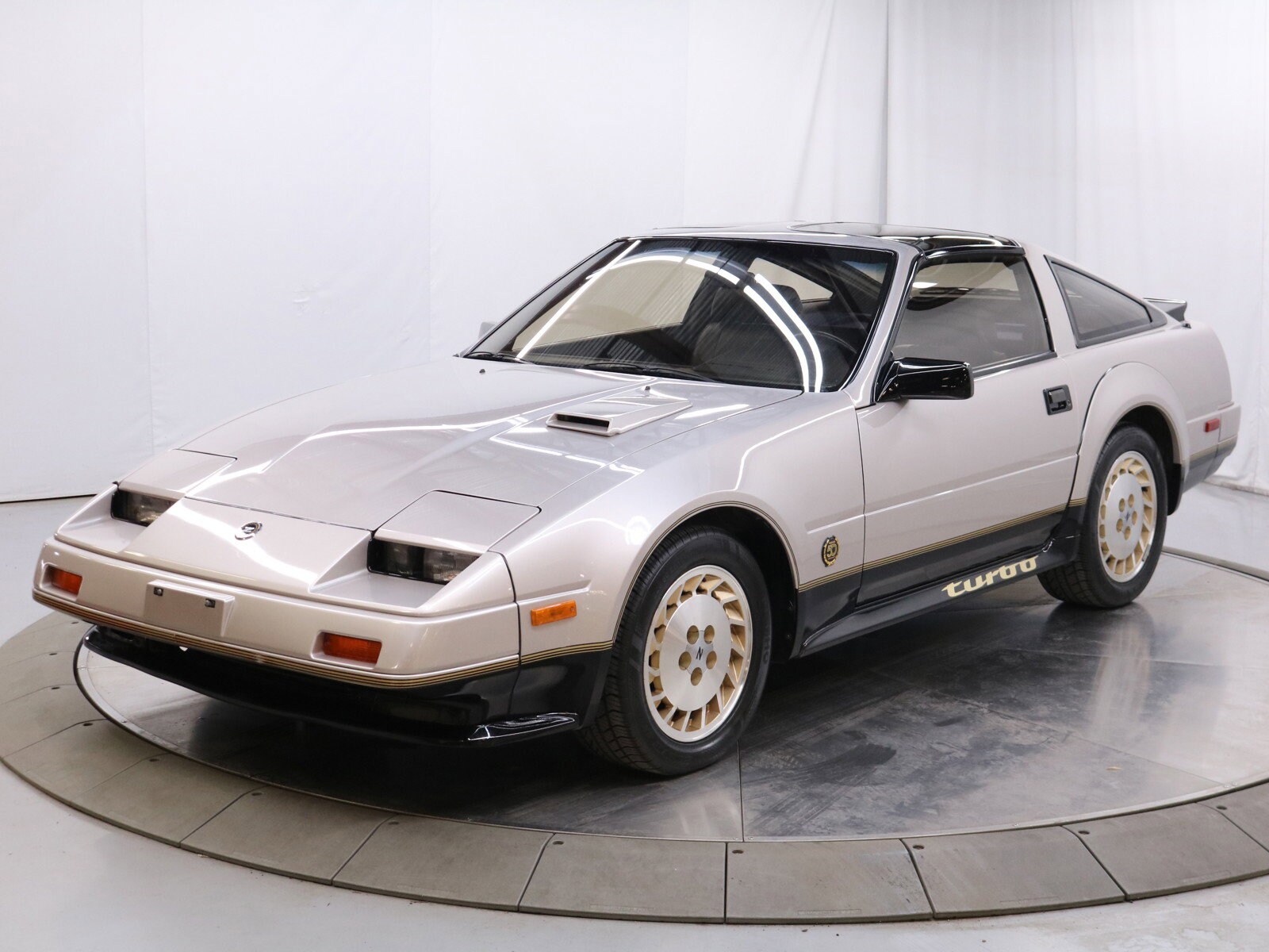 1984 Nissan 300ZX photo 2