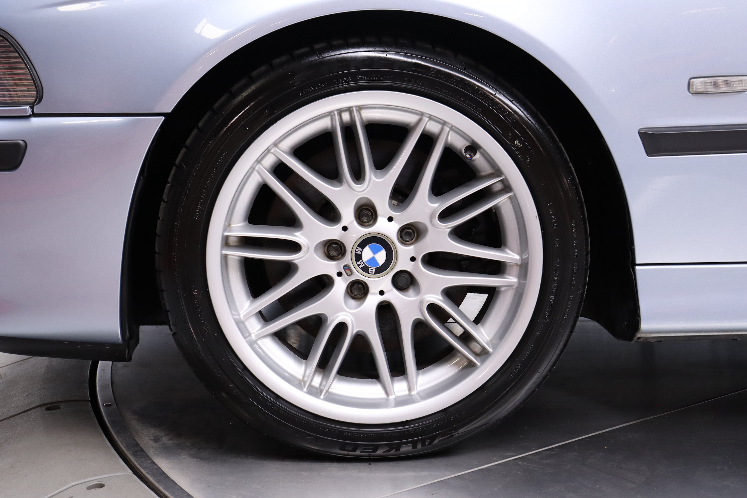 2000 BMW M5 48