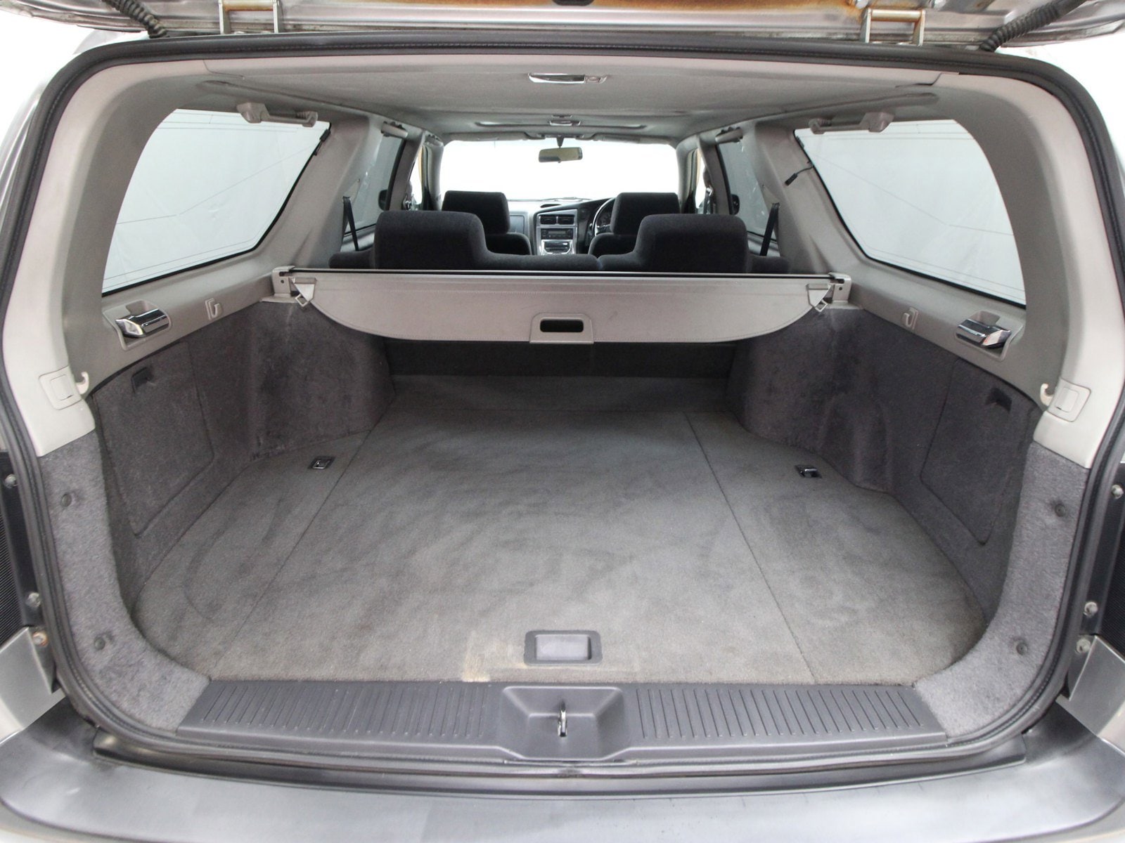 1997 Nissan Stagea 26