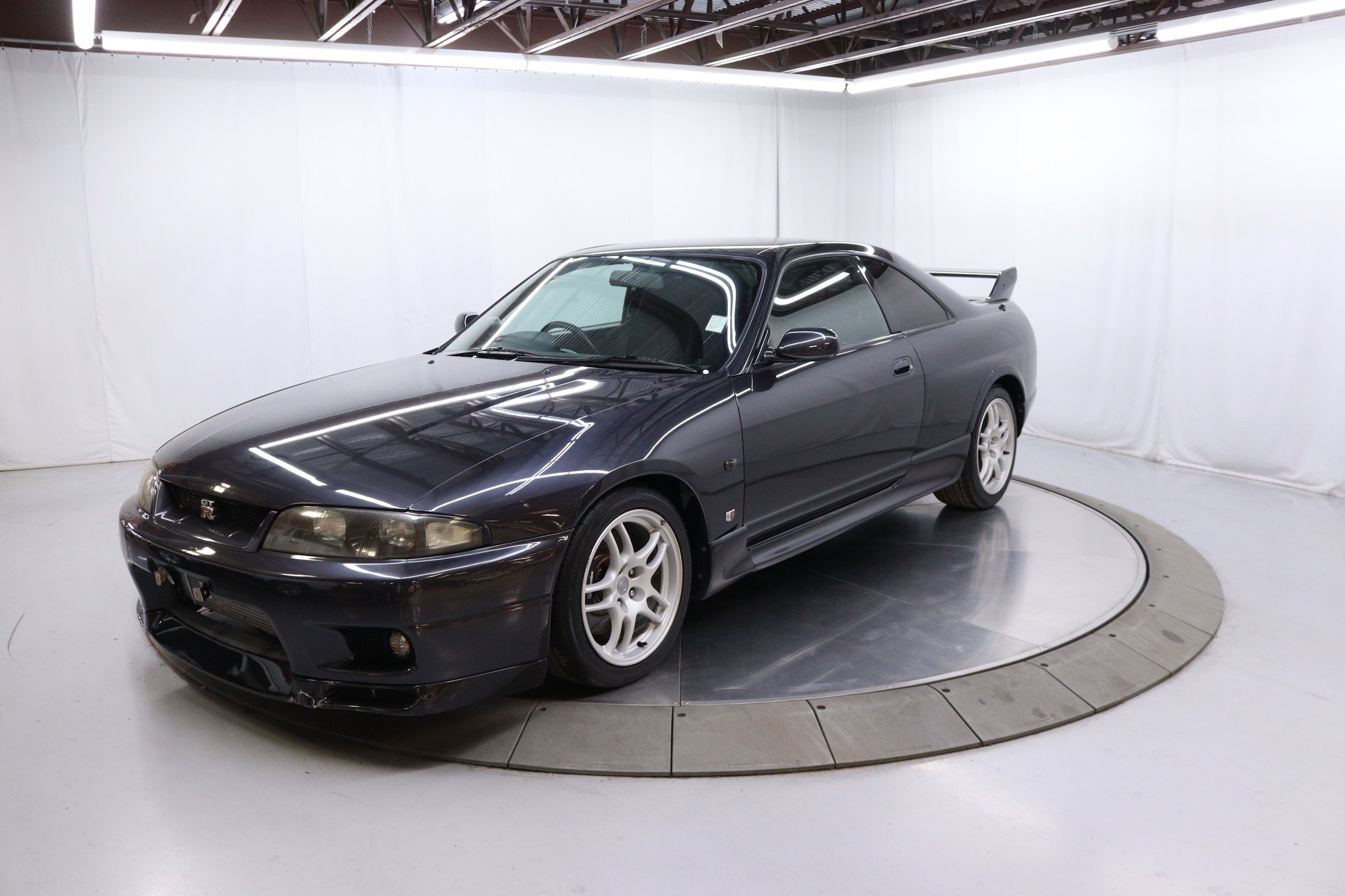 1995 Nissan Skyline 4