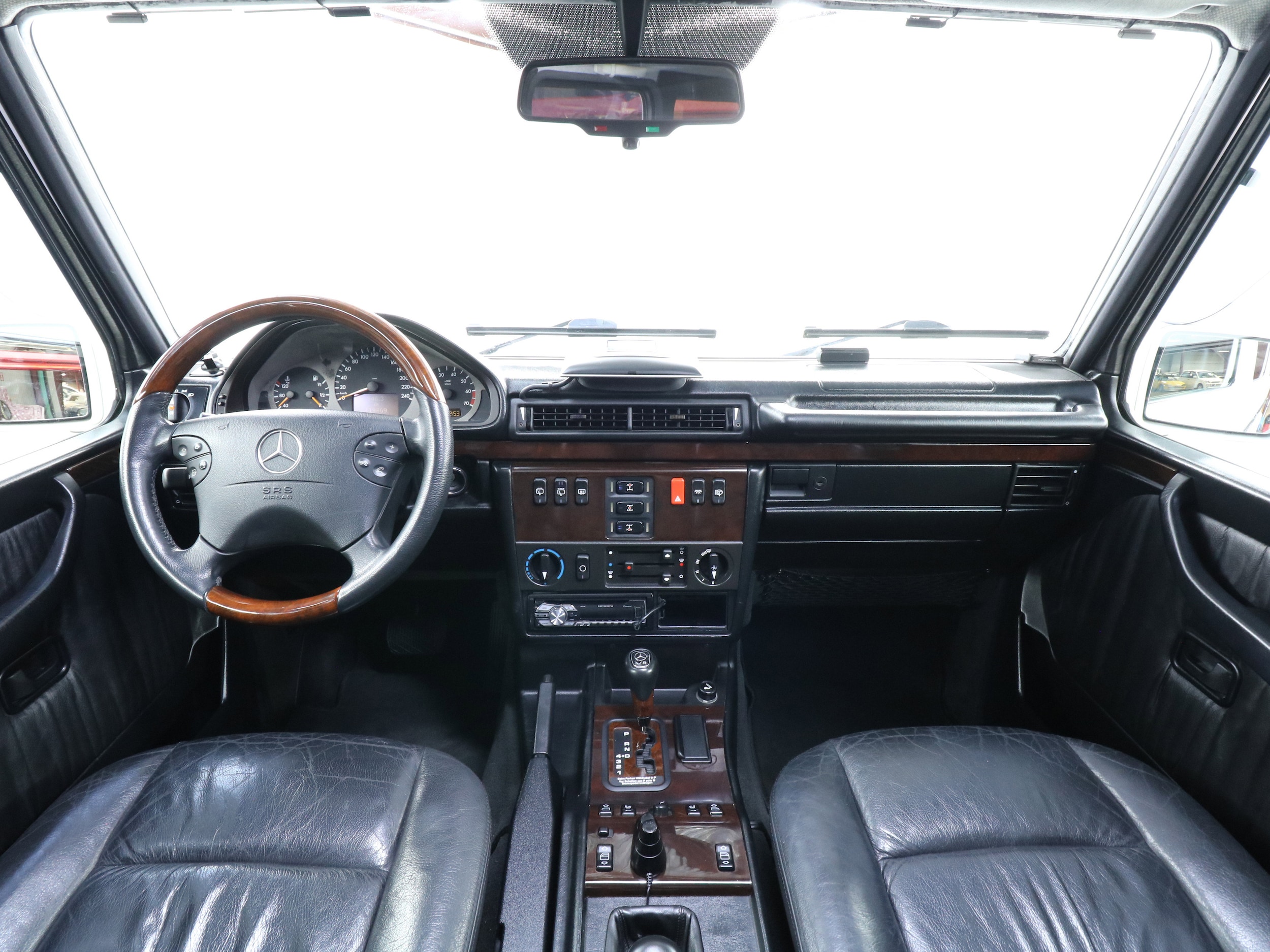 2000 Mercedes-Benz G500 56