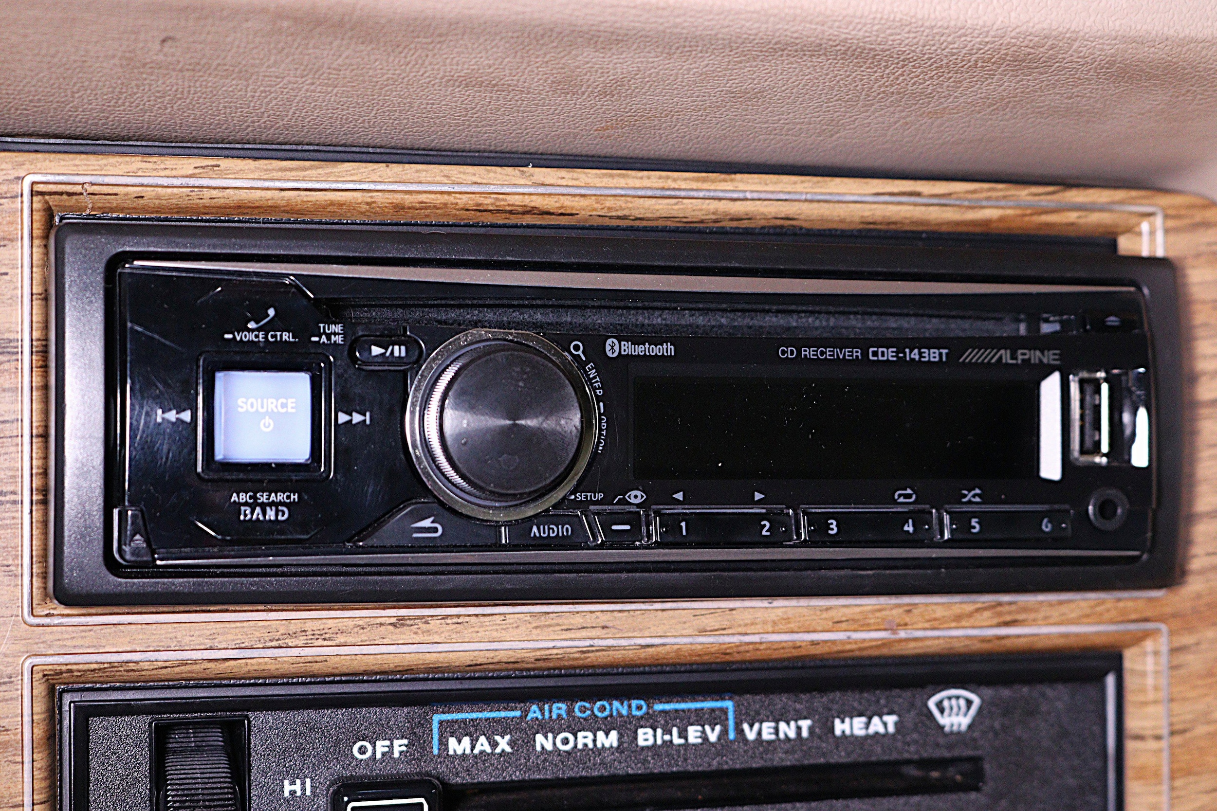 1989 Jeep Wagoneer Limited 14