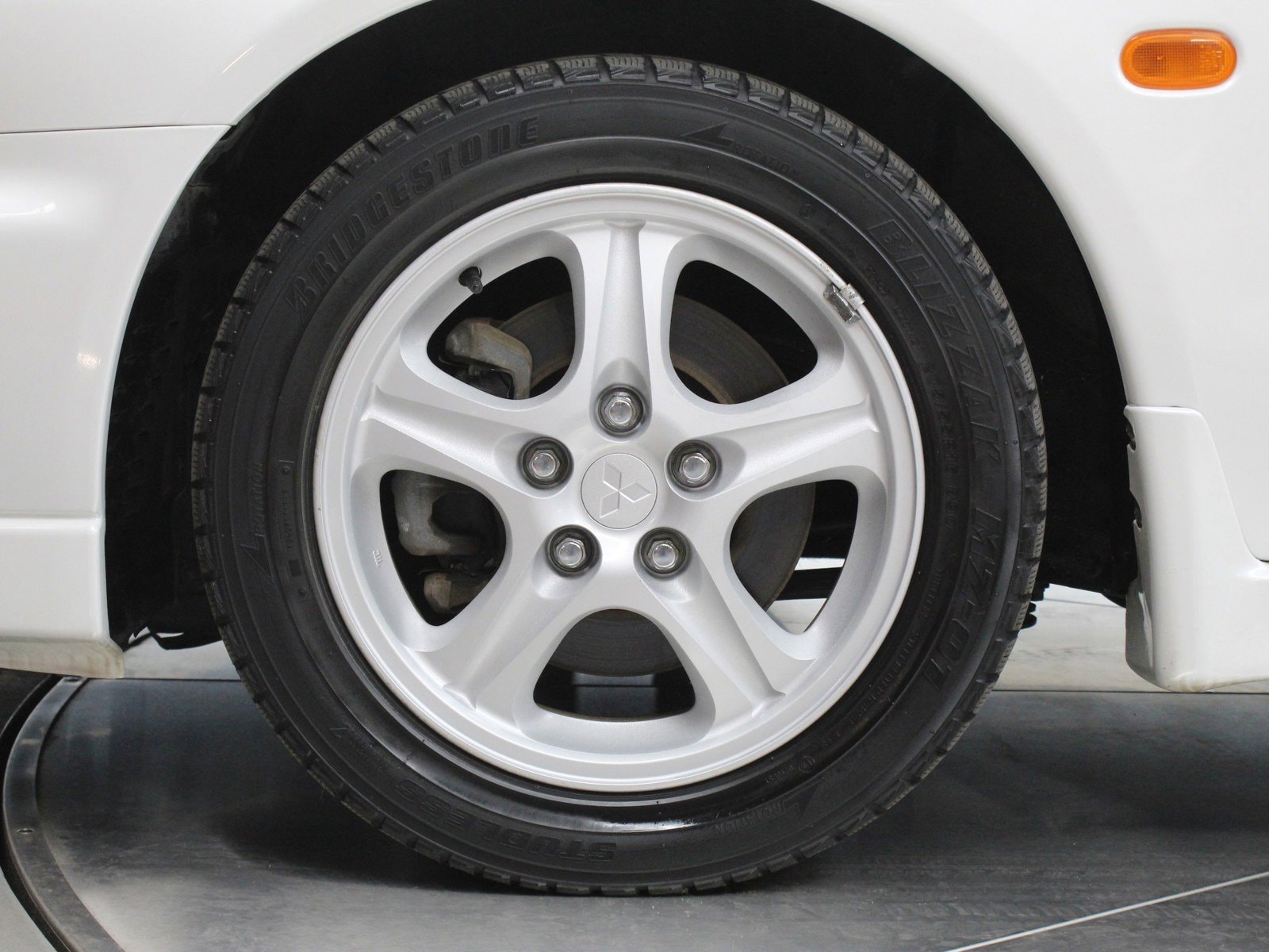 1997 Mitsubishi Legnum 31