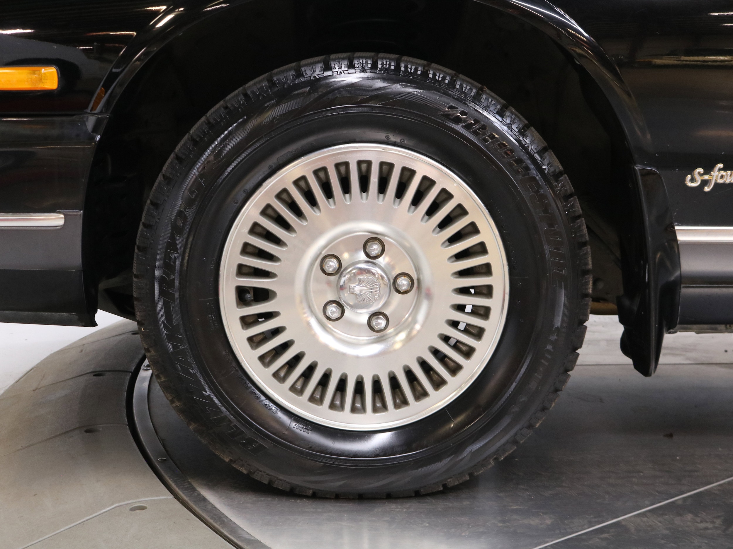 1995 Nissan Cima 34