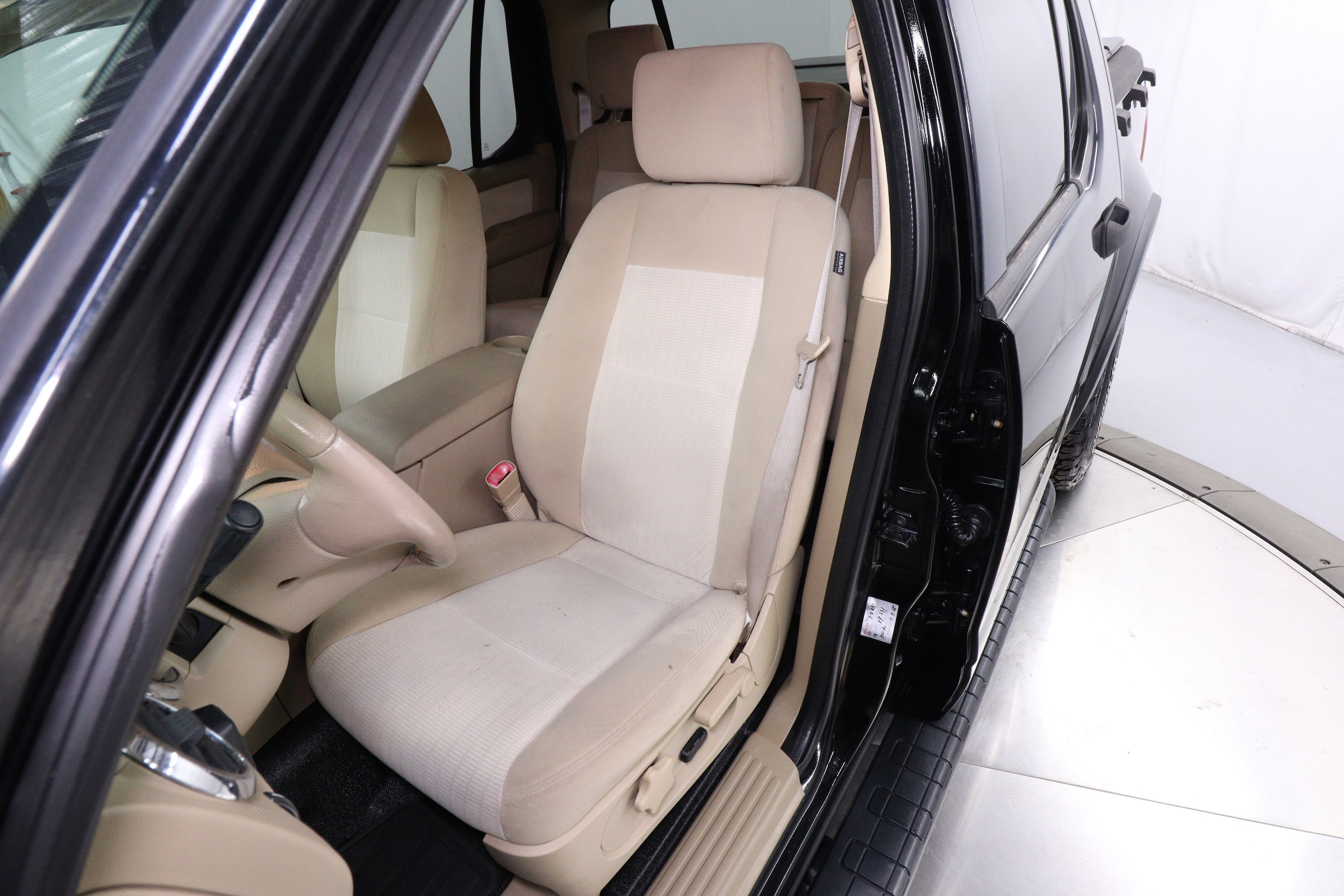 2008 Ford Explorer Sport Trac 19