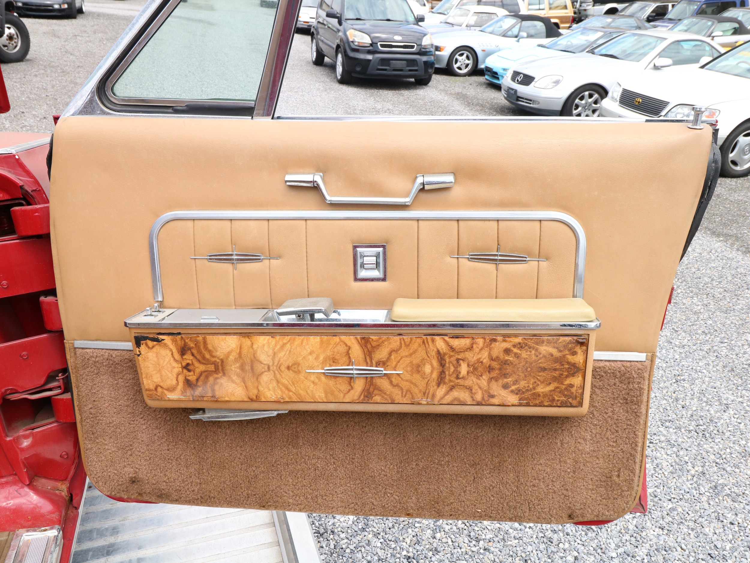 1966 Lincoln Continental 29