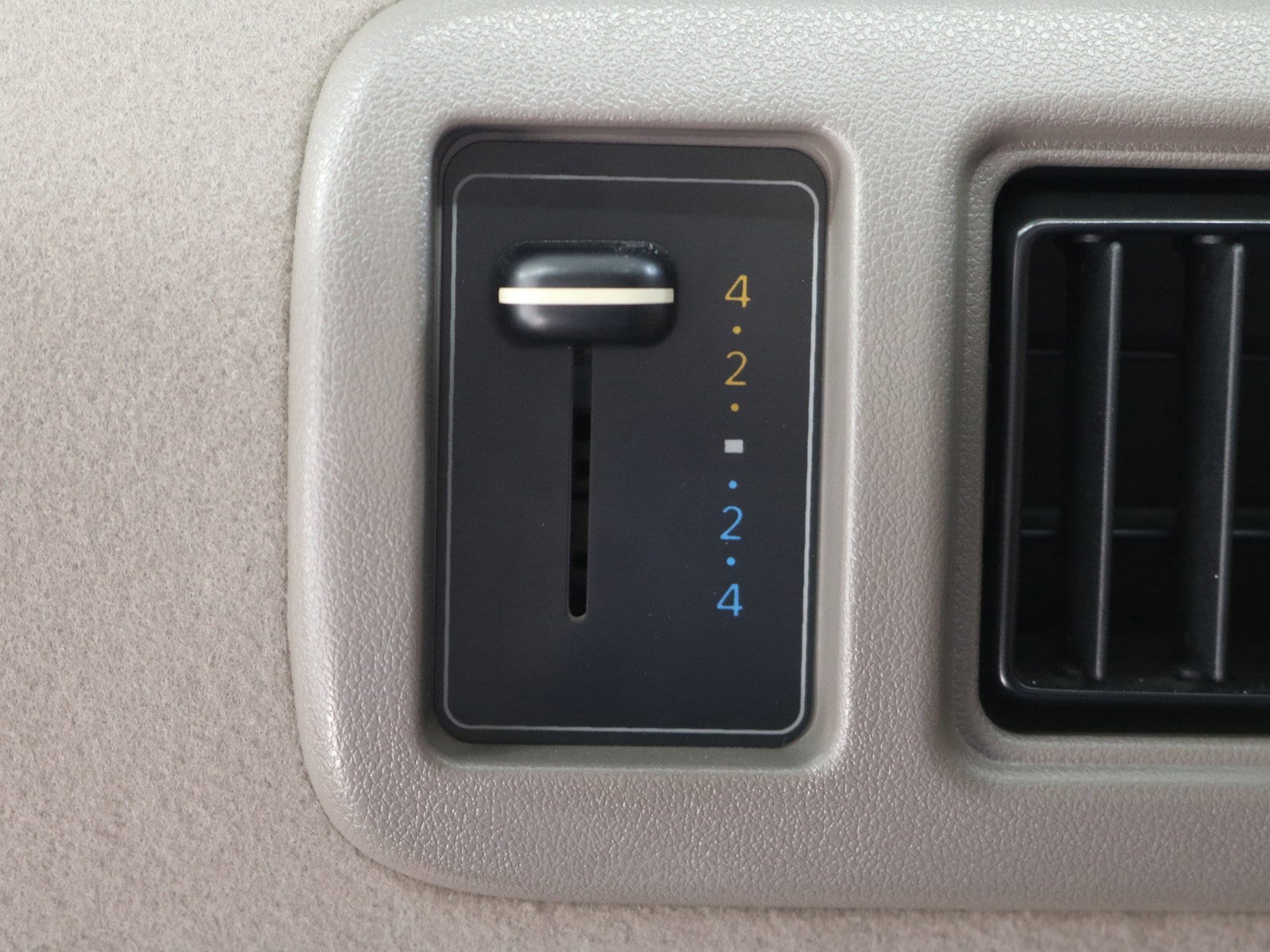 1999 Toyota Hiace 51