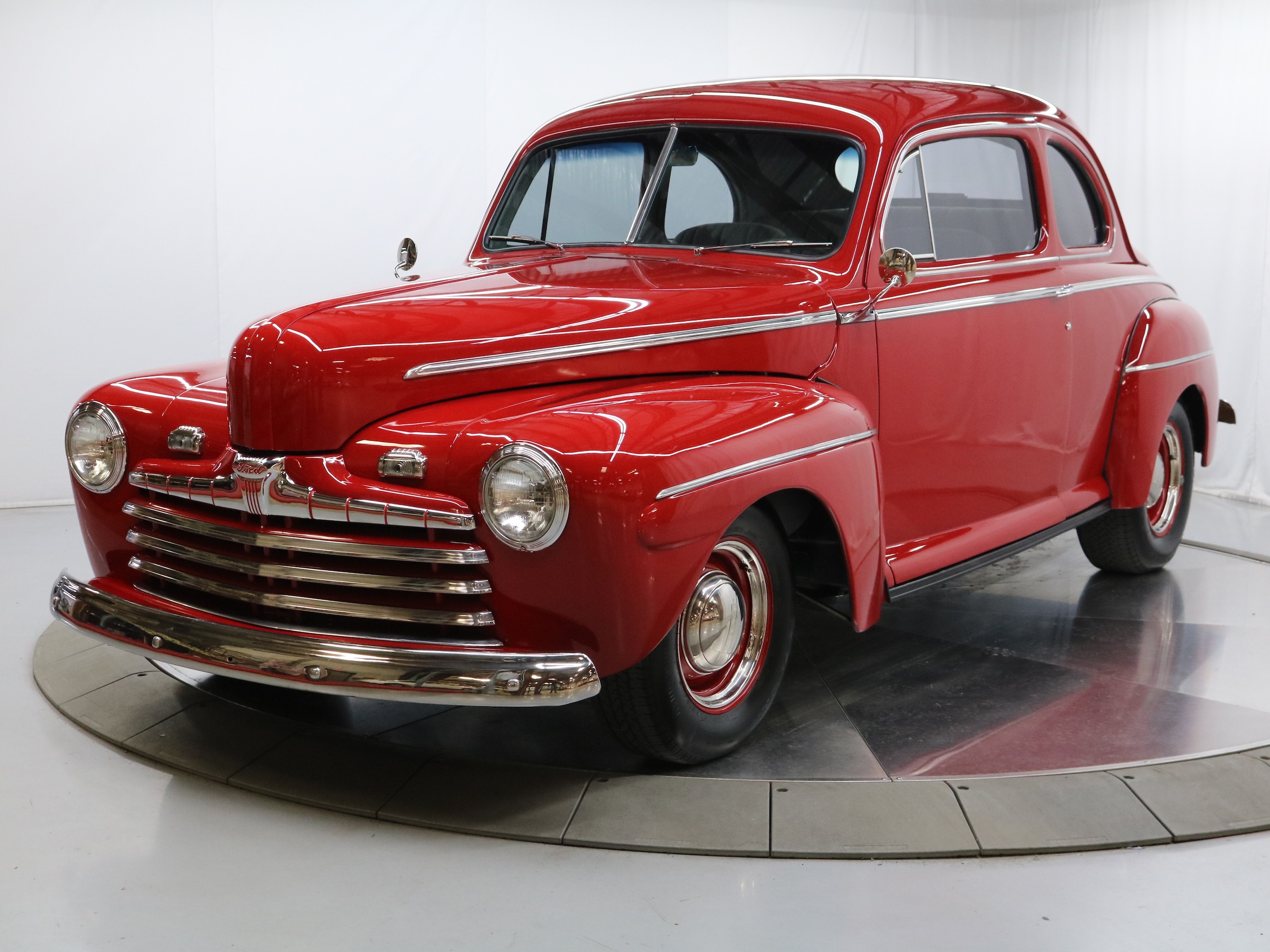 1946 Ford Deluxe 2