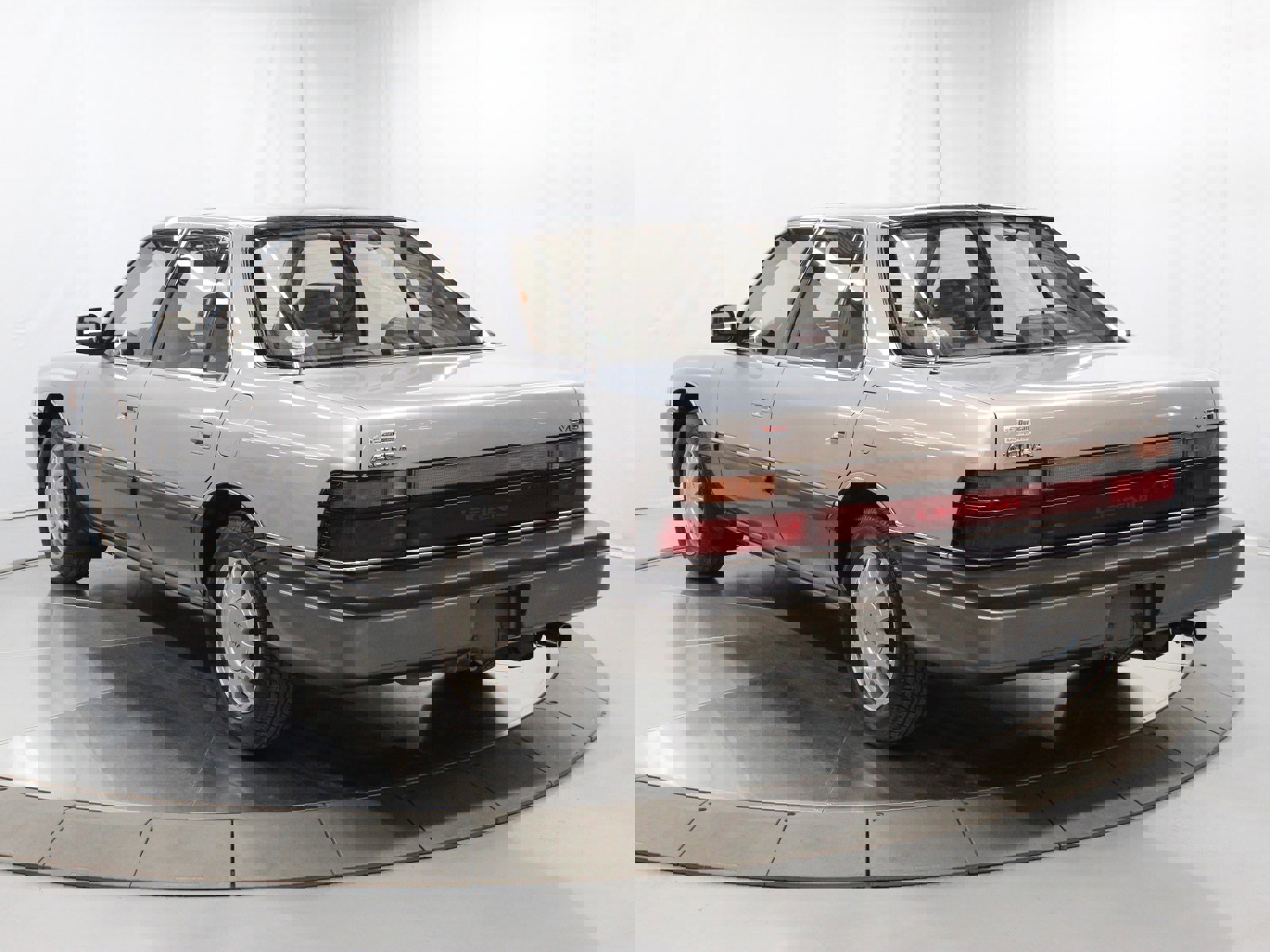 1987 Acura Legend photo 3