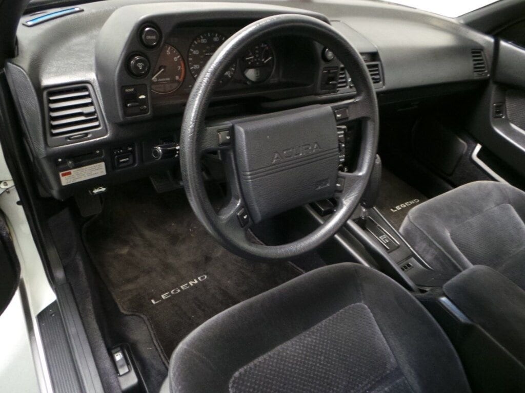 1990 Acura Legend 10
