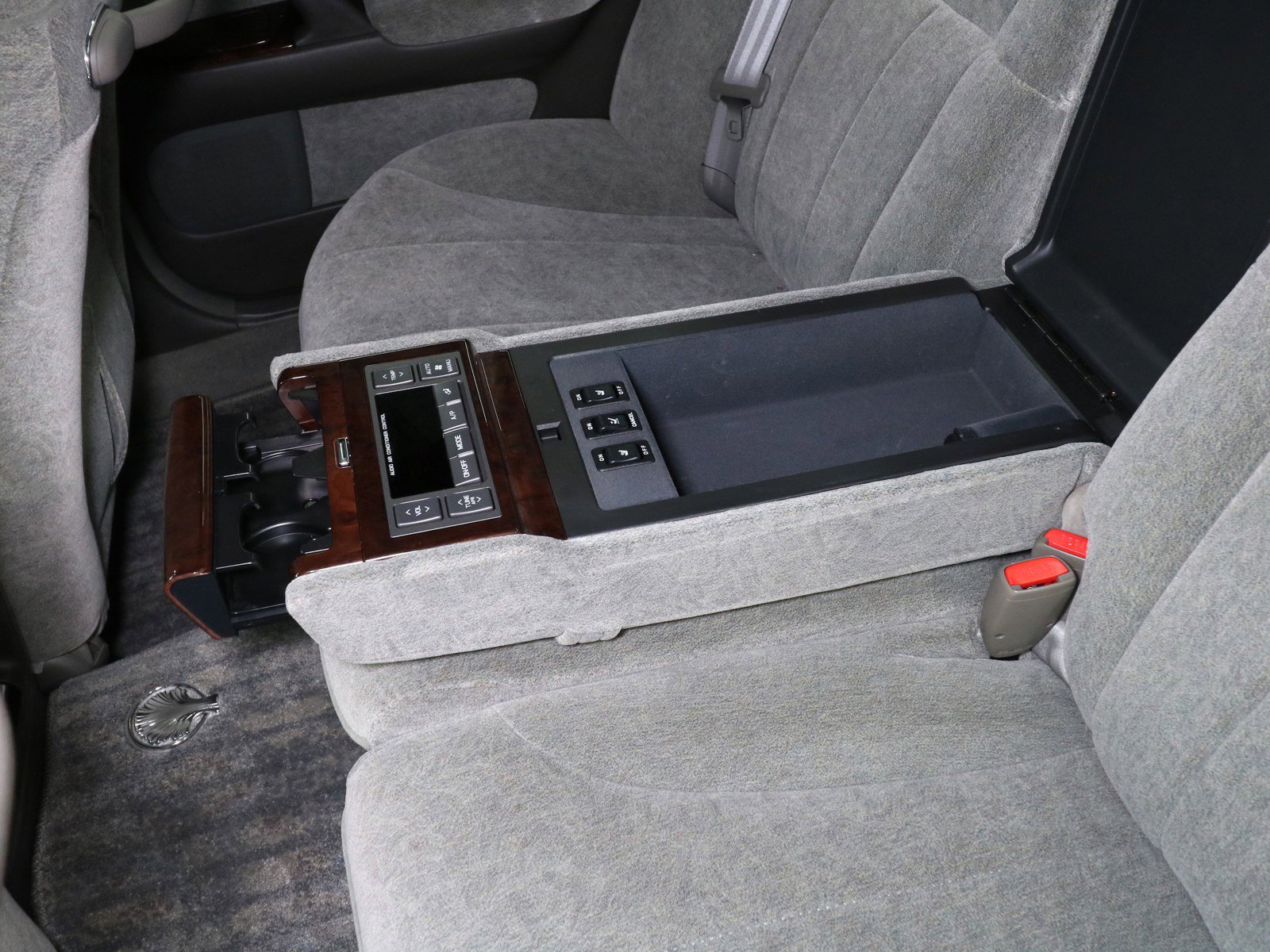 1998 Nissan Cima 52