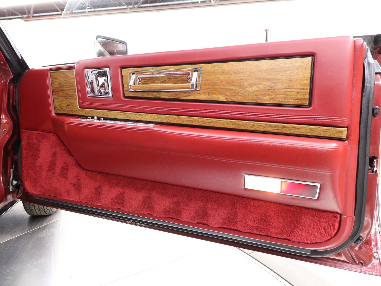 1985 Cadillac Biarritz 21