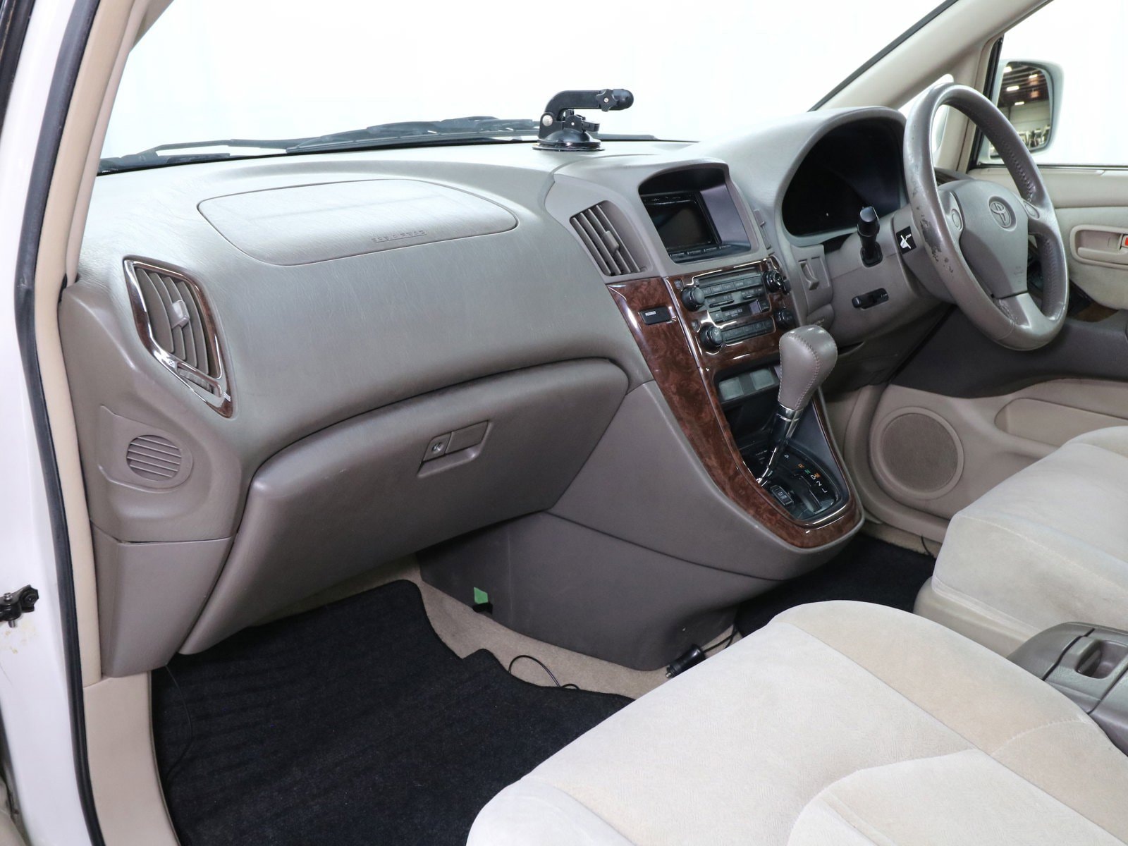 1998 Toyota Harrier 17