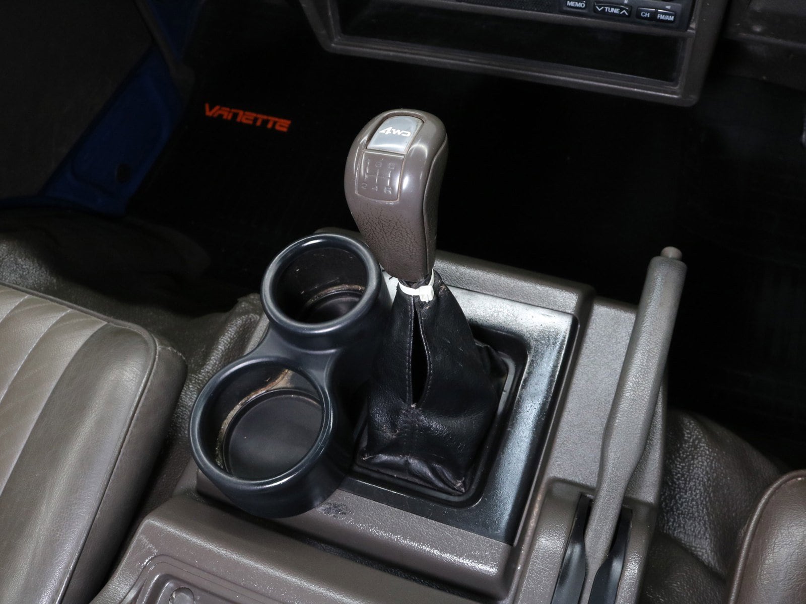1983 Nissan Vanette 13