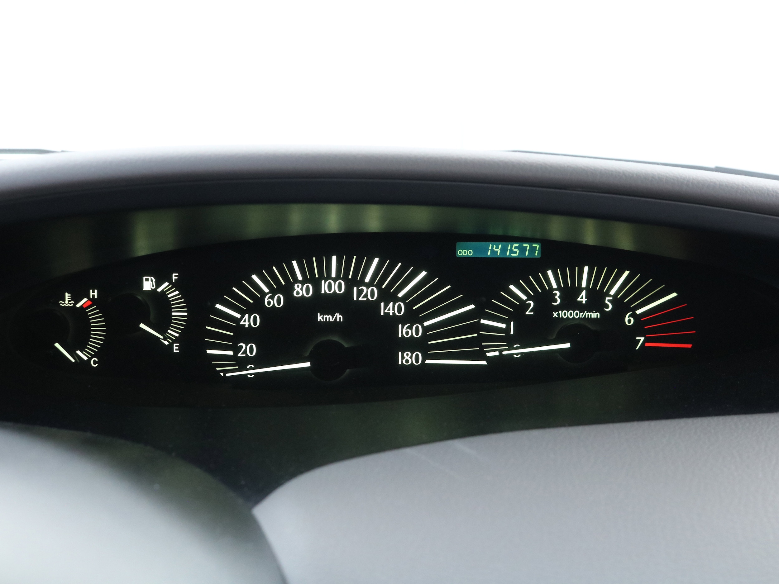 2000 Toyota Estima 12