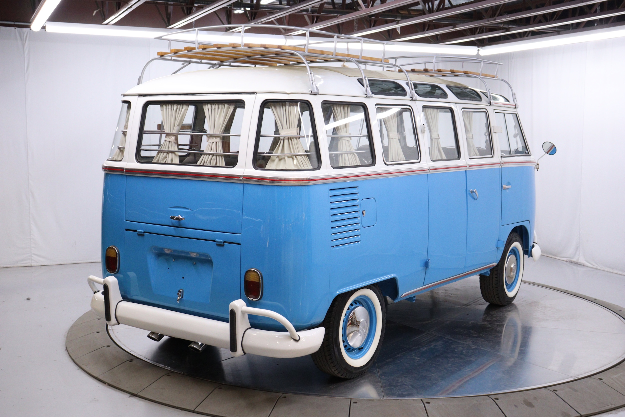 1972 Volkswagen Bus 9