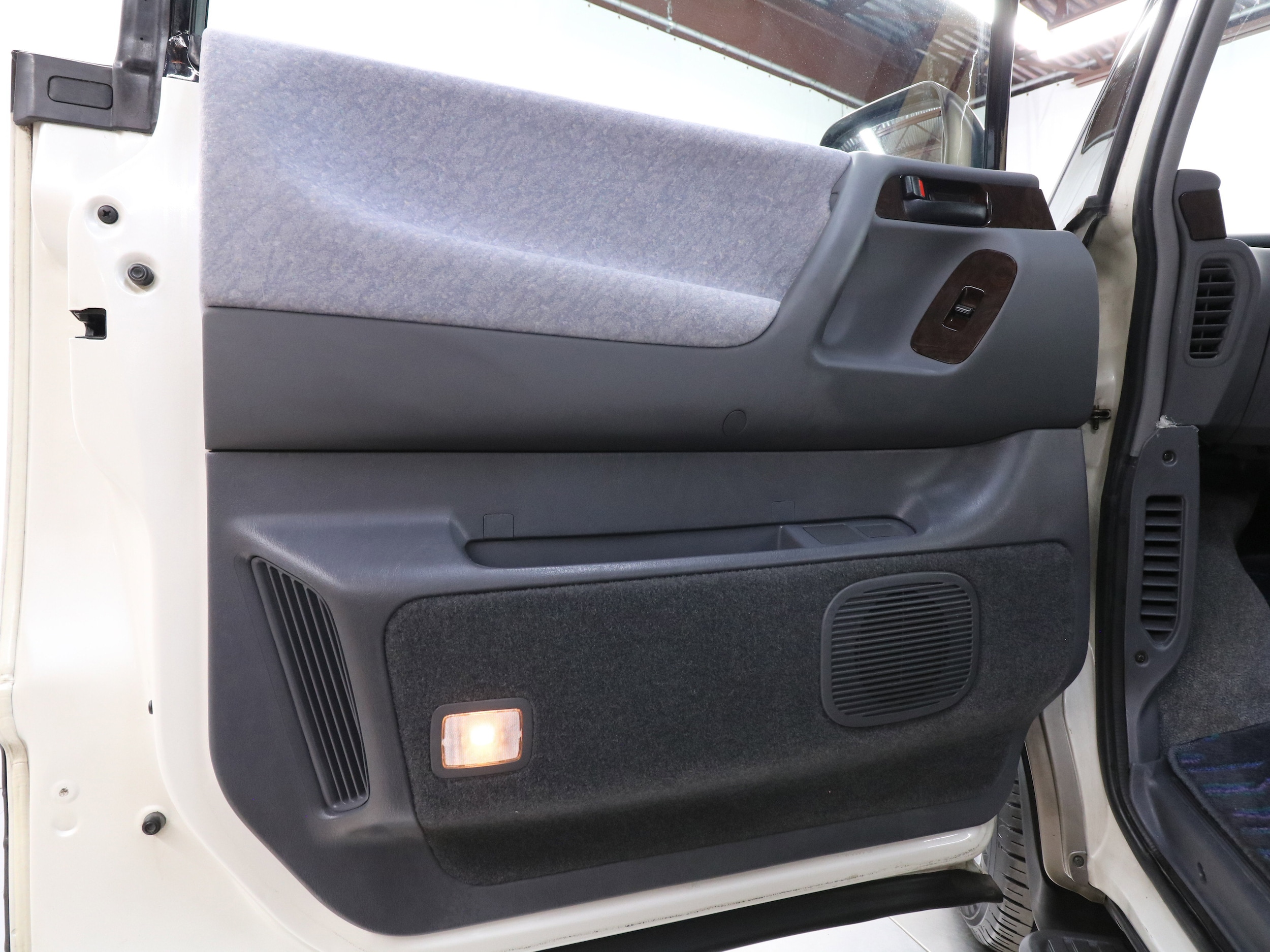 1998 Toyota Estima G 21