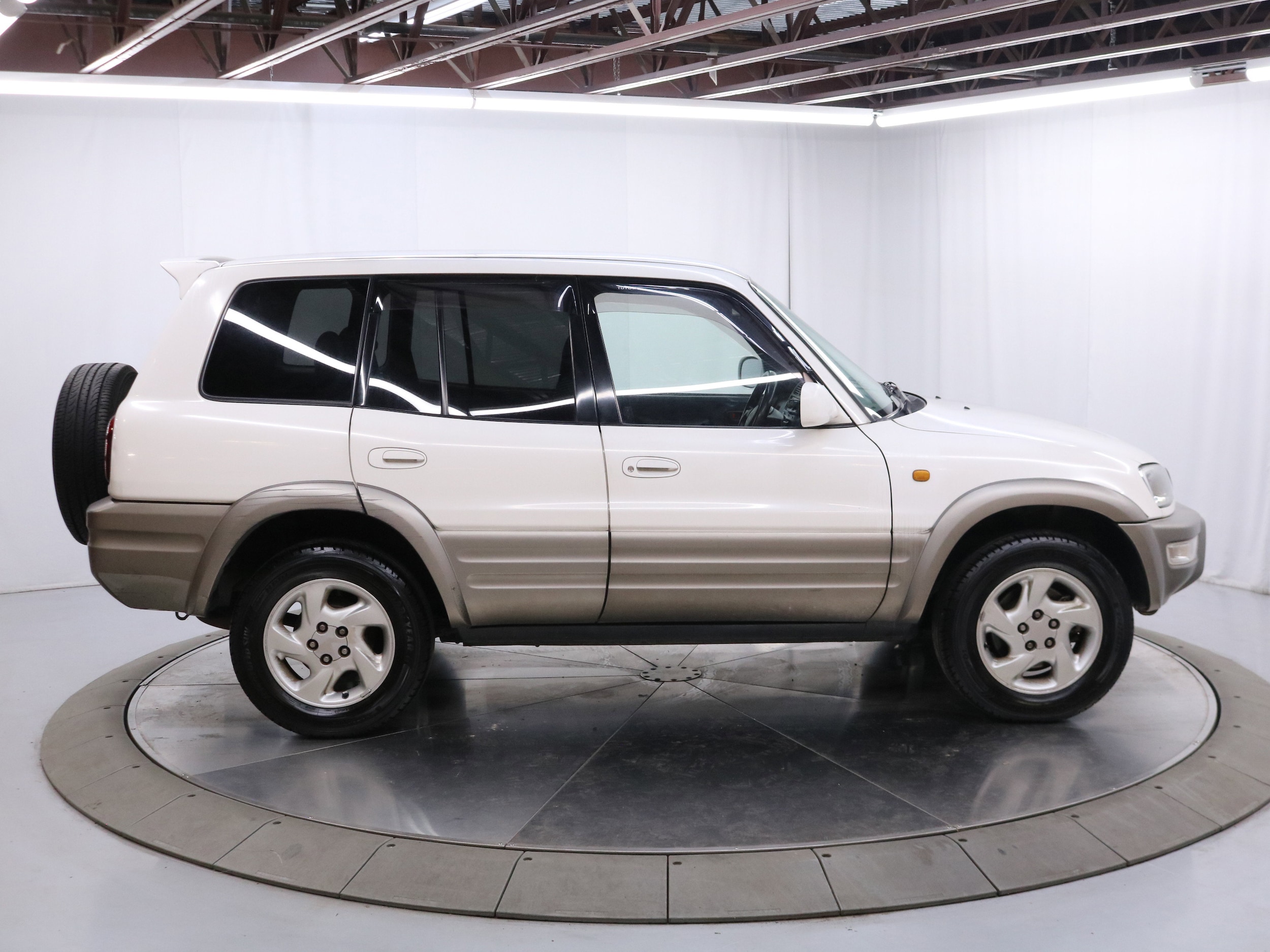 1998 Toyota RAV4 8