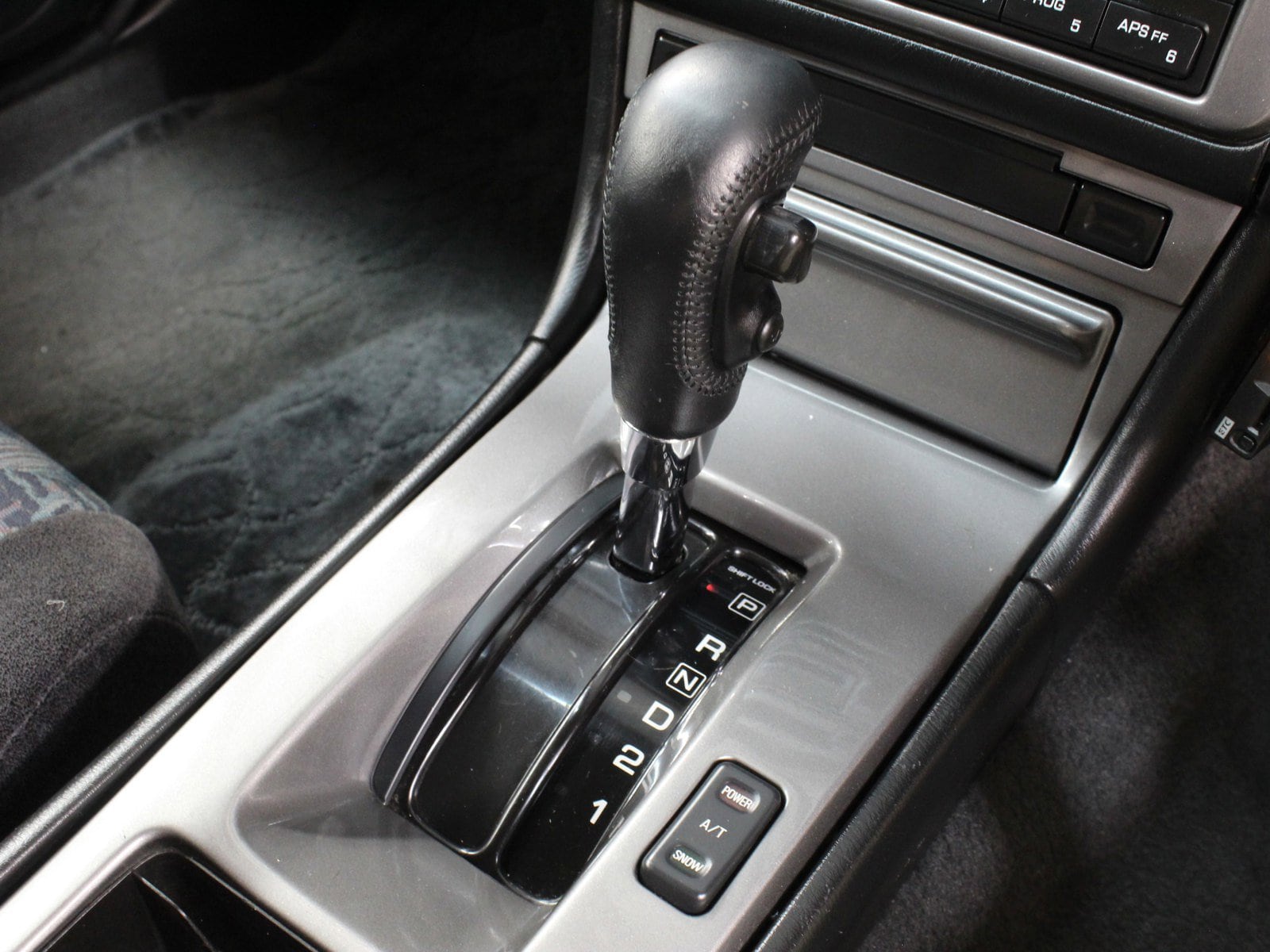 1996 Nissan Stagea 14