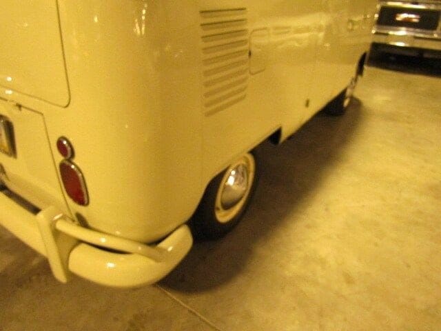 1967 Volkswagen Bus 33