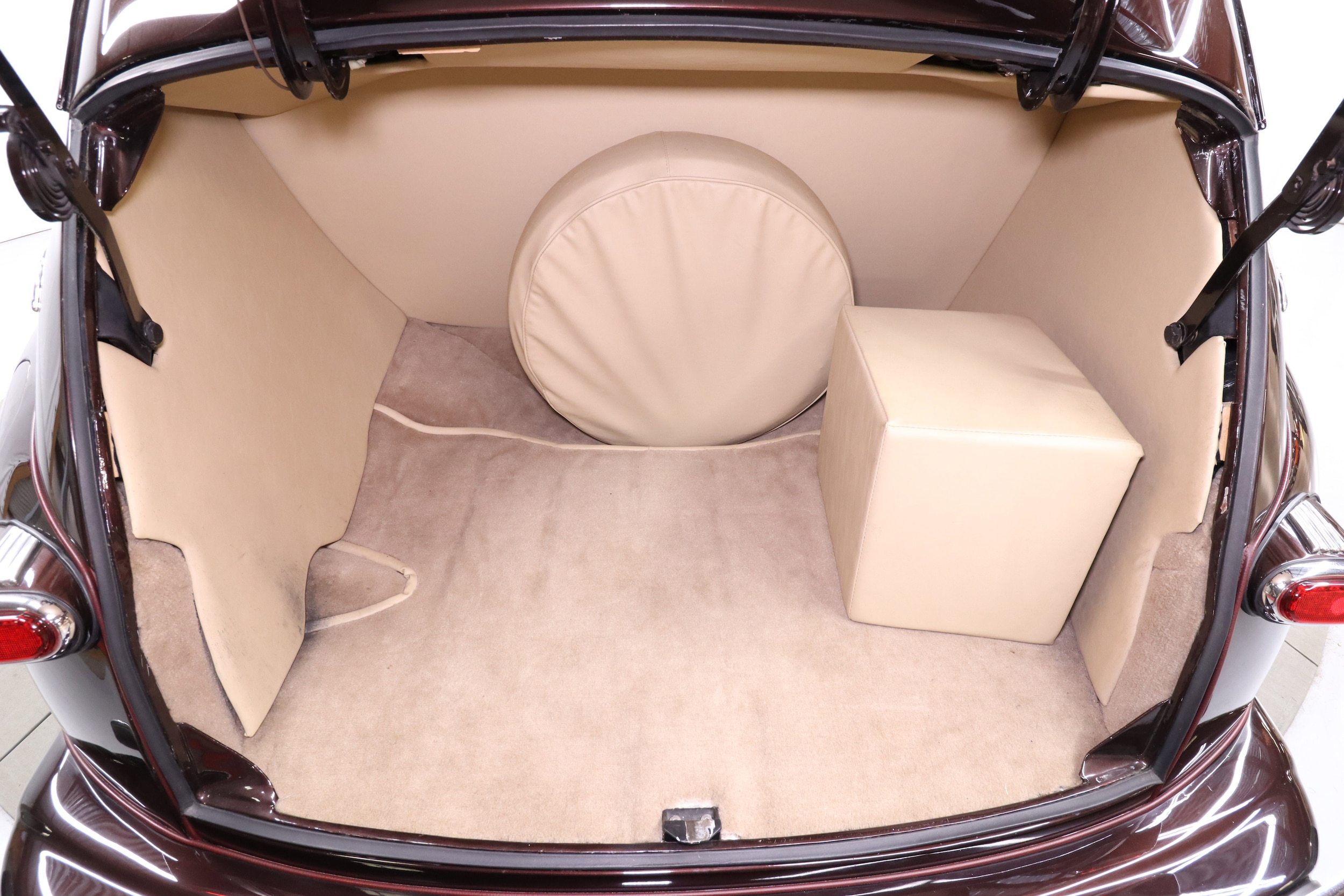 1946 Ford Super Deluxe 34