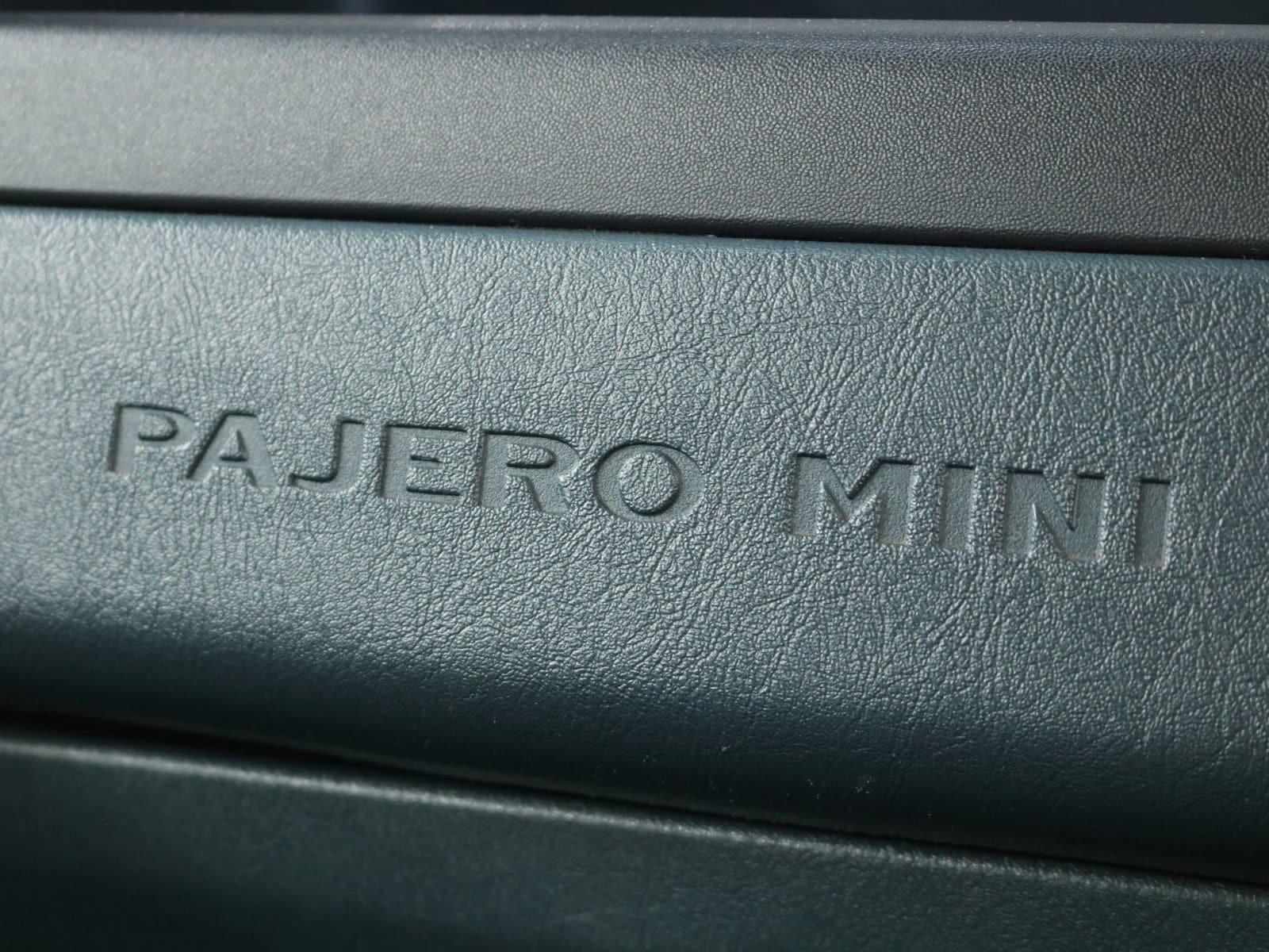 1999 Mitsubishi Pajero 53