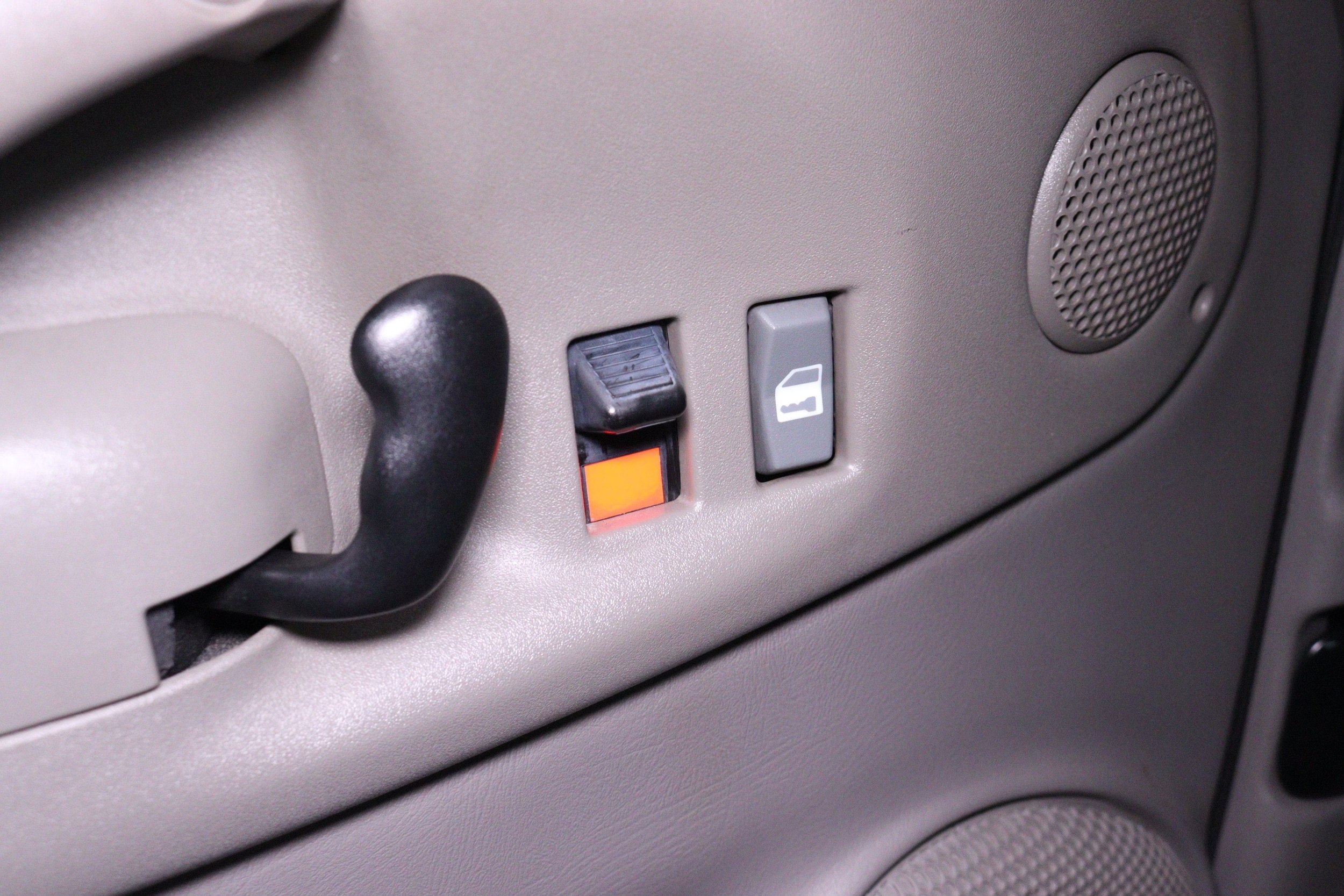 2000 Chevrolet Astro LT 60