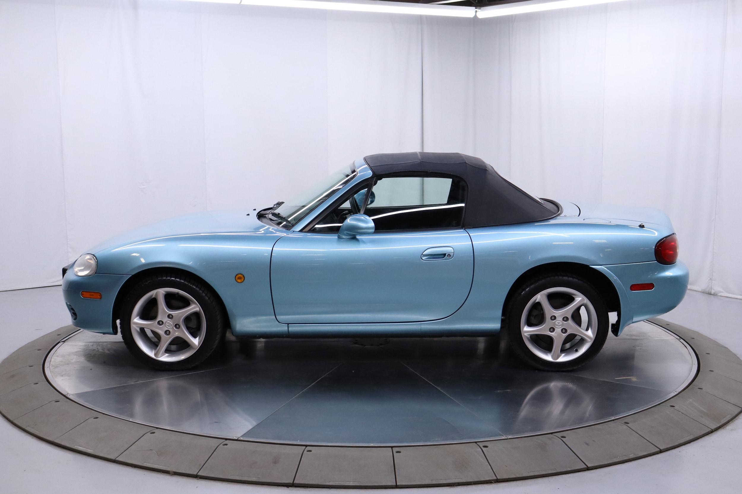 2000 Mazda Roadster 4