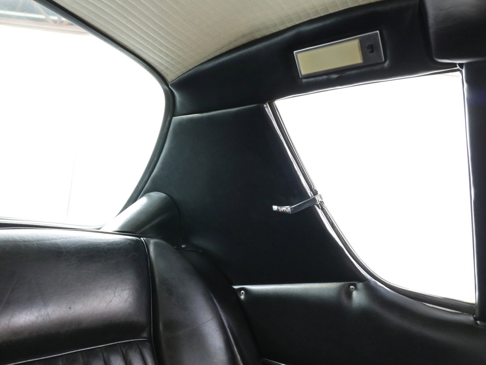 1963 Studebaker Avanti 51