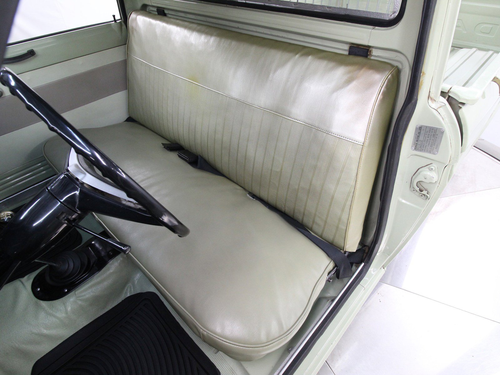 1971 Datsun 1600 30