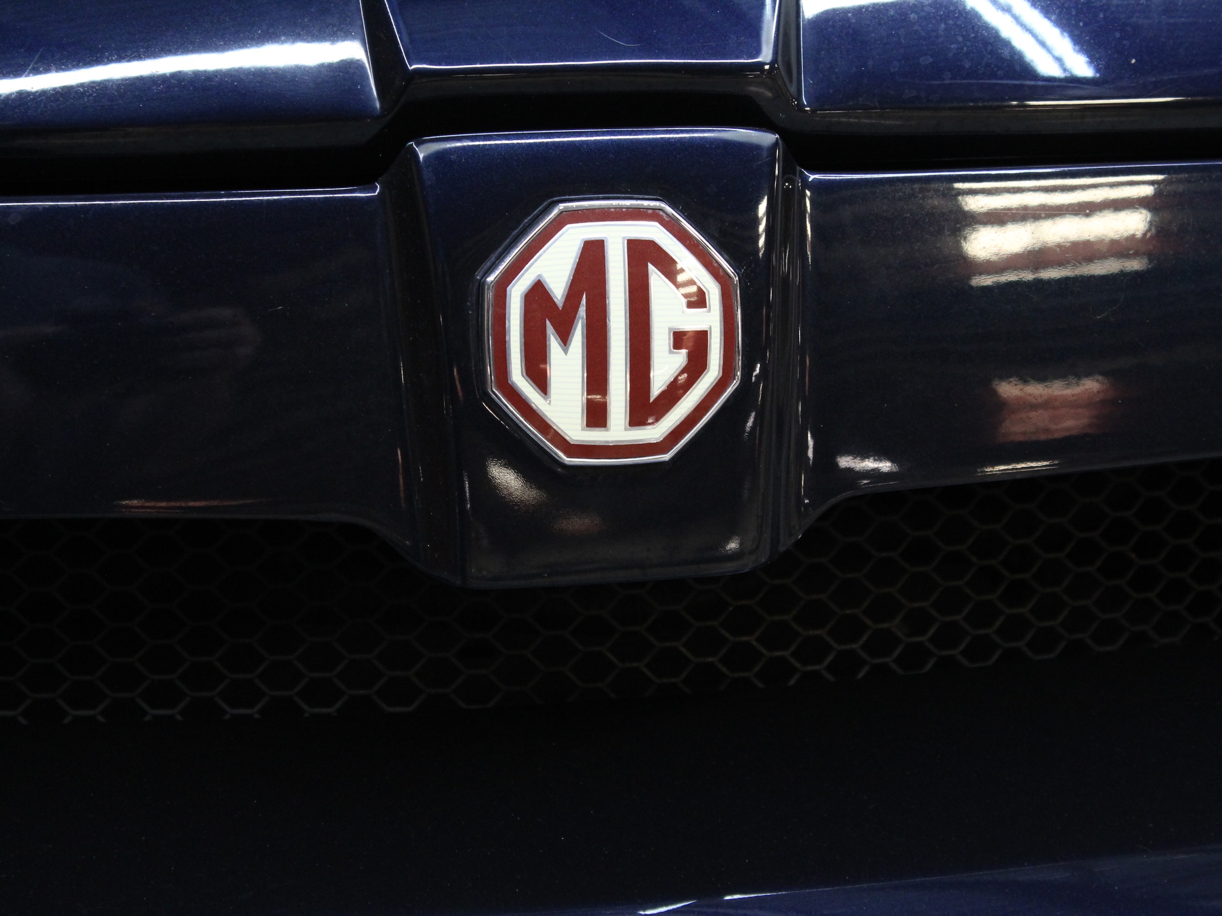 1994 Rover MG RV8 43