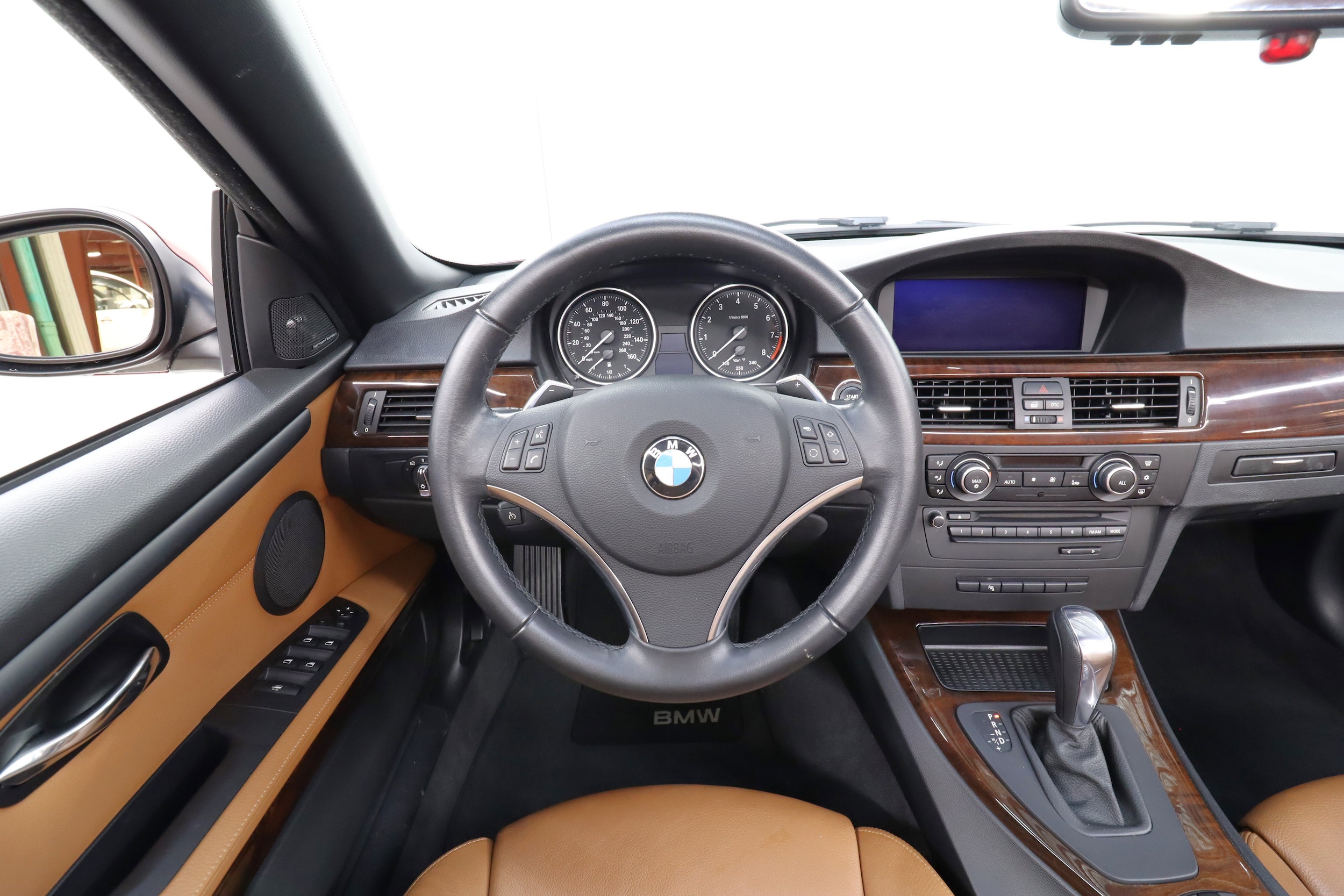 2011 BMW 3 Series 18