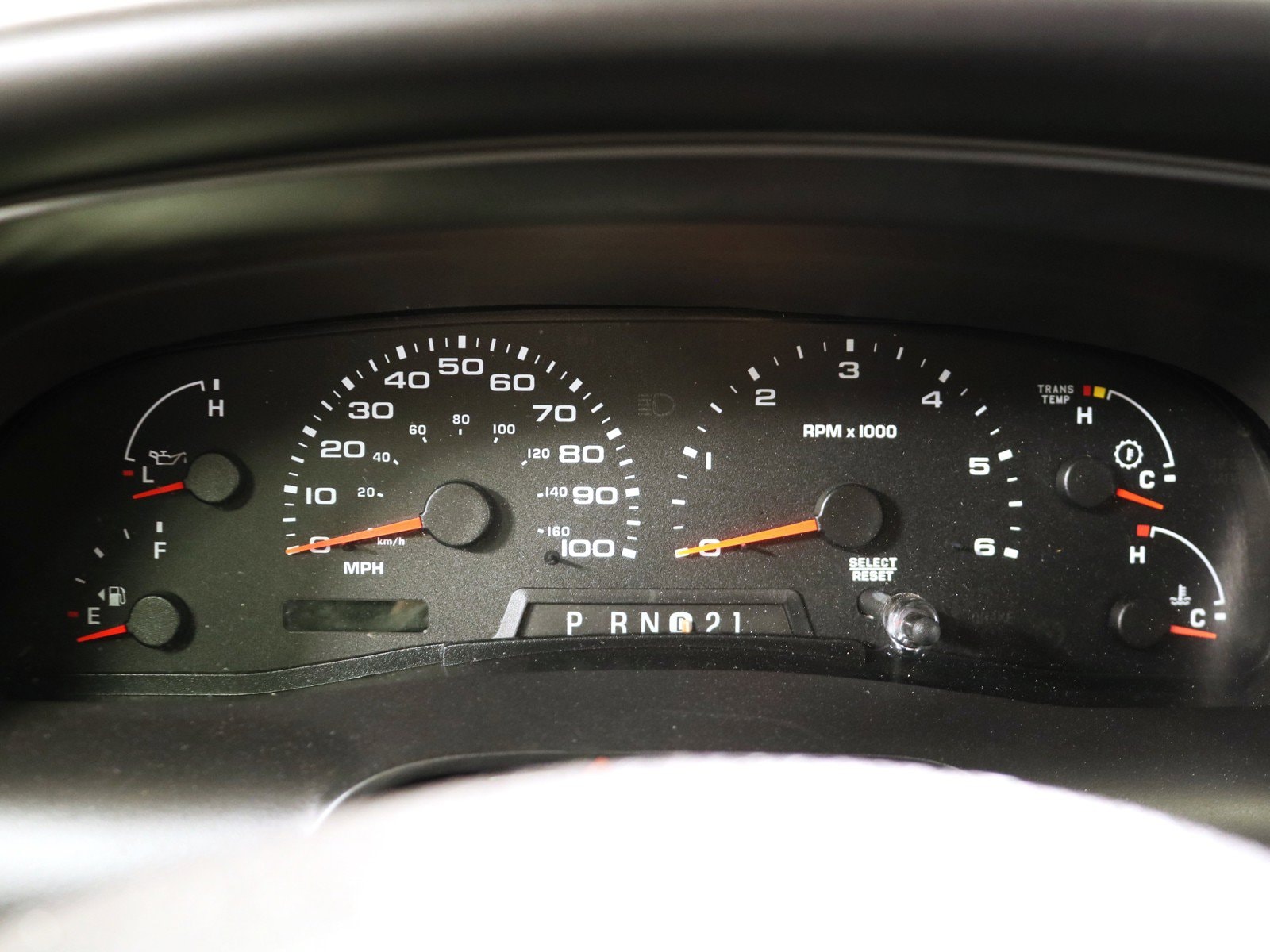 2005 Ford Excursion 11