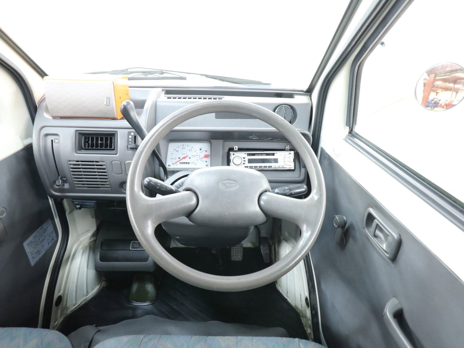 1998 Daihatsu Midget II 12