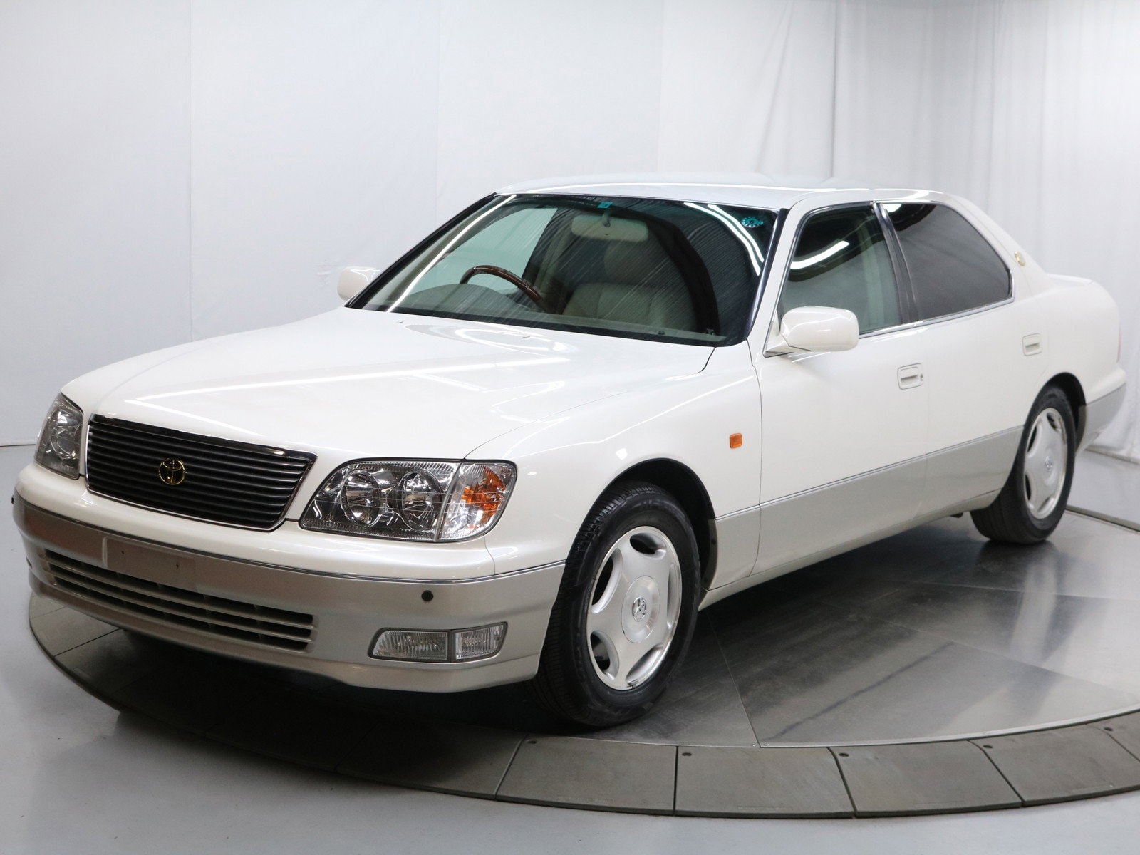 1998 Toyota Celsior 2