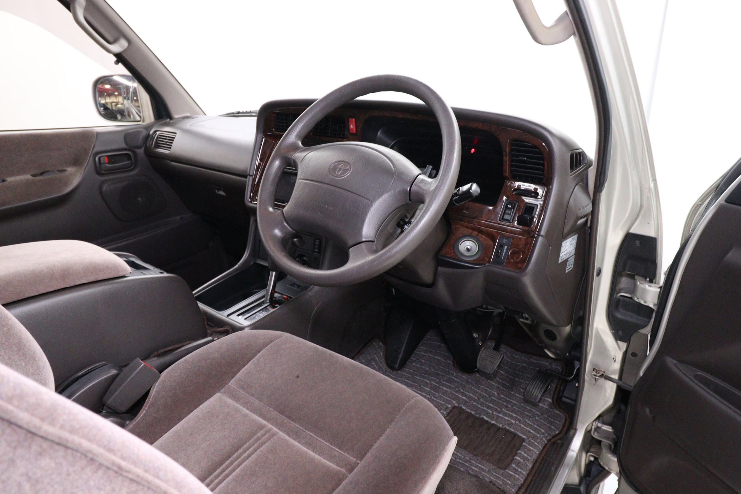 1997 Toyota Hiace 9