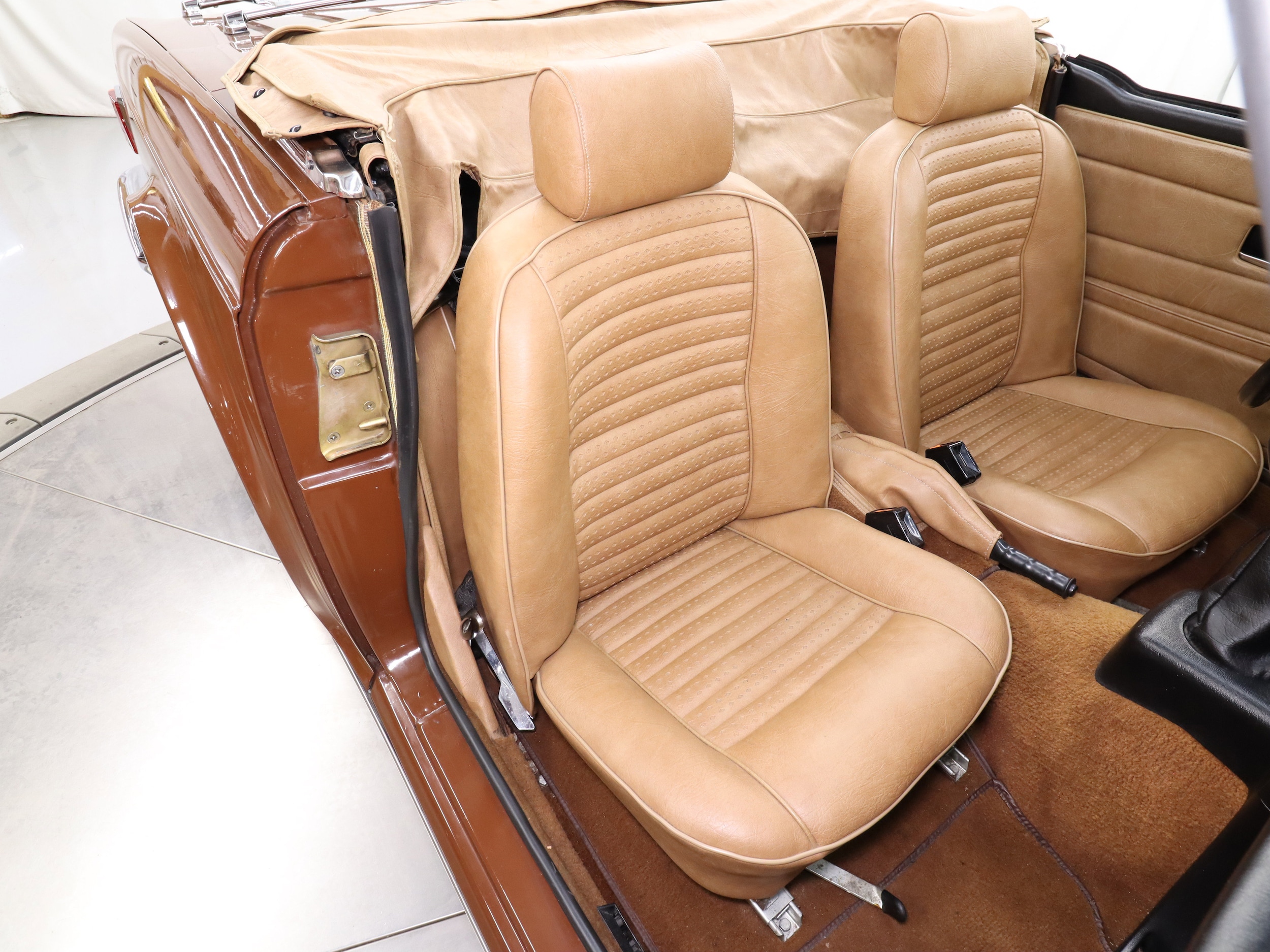 1976 Triumph TR6 43