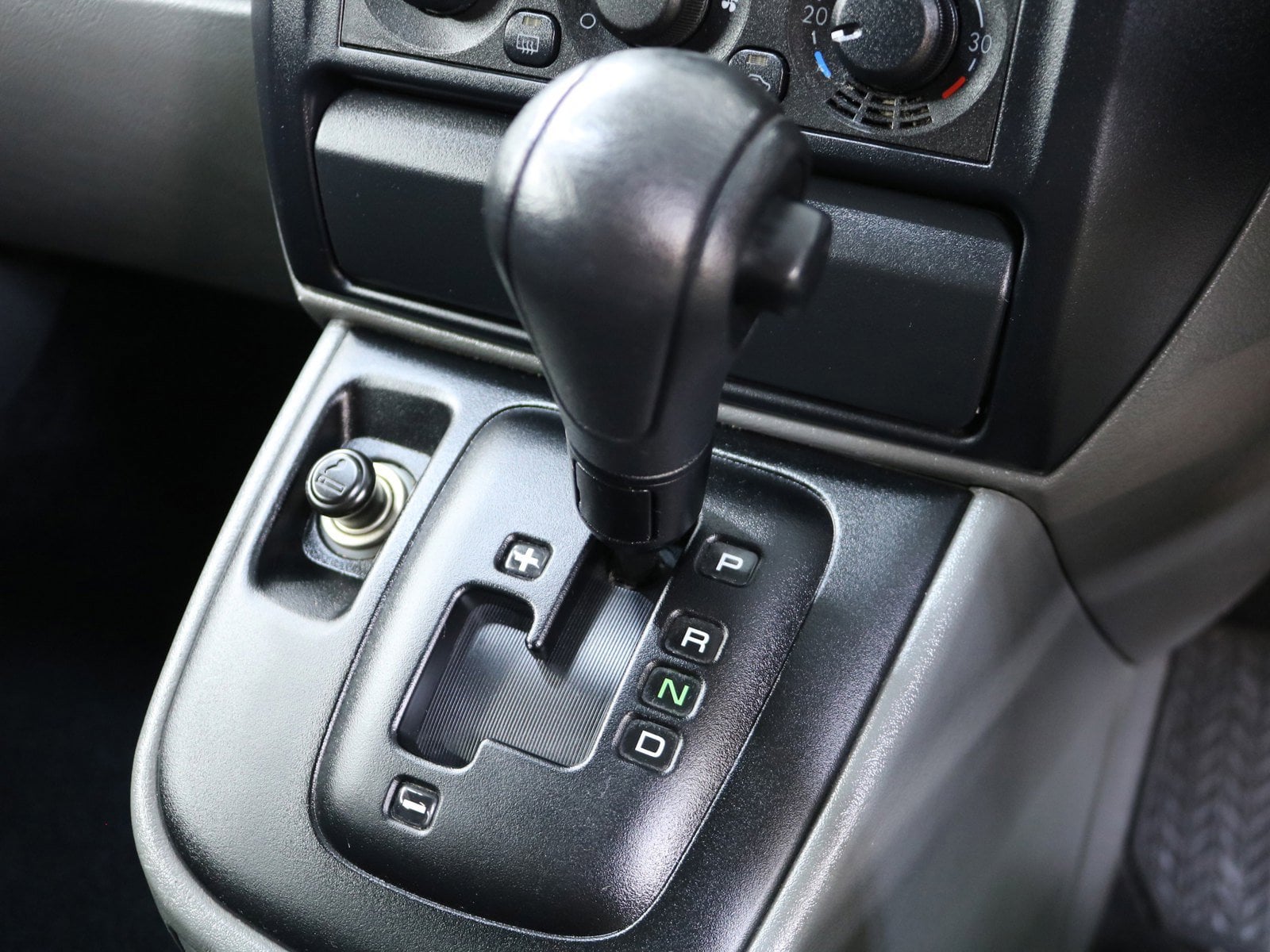 1998 Mitsubishi RVR Sports Gear 14
