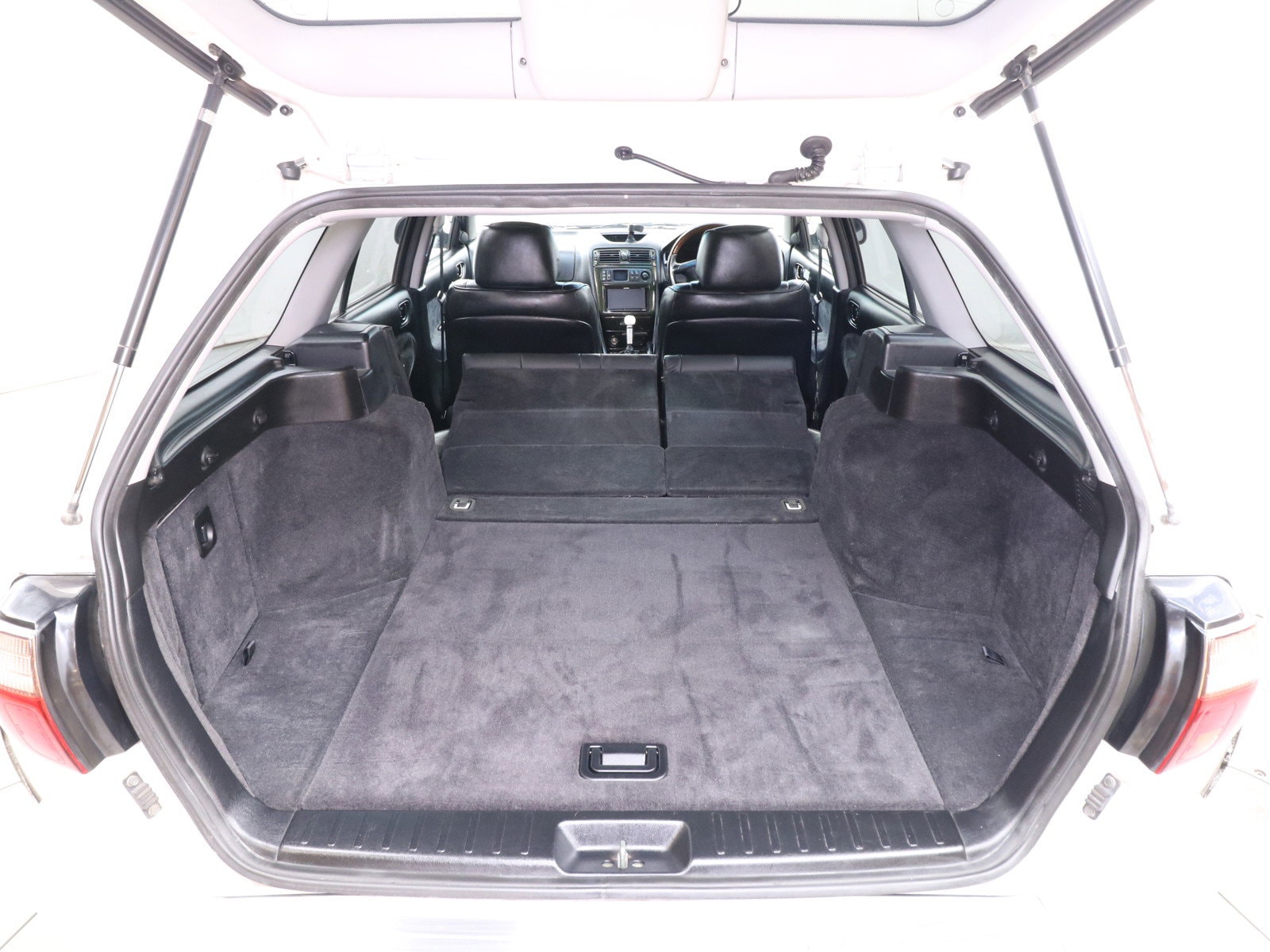 1998 Mitsubishi Legnum 29