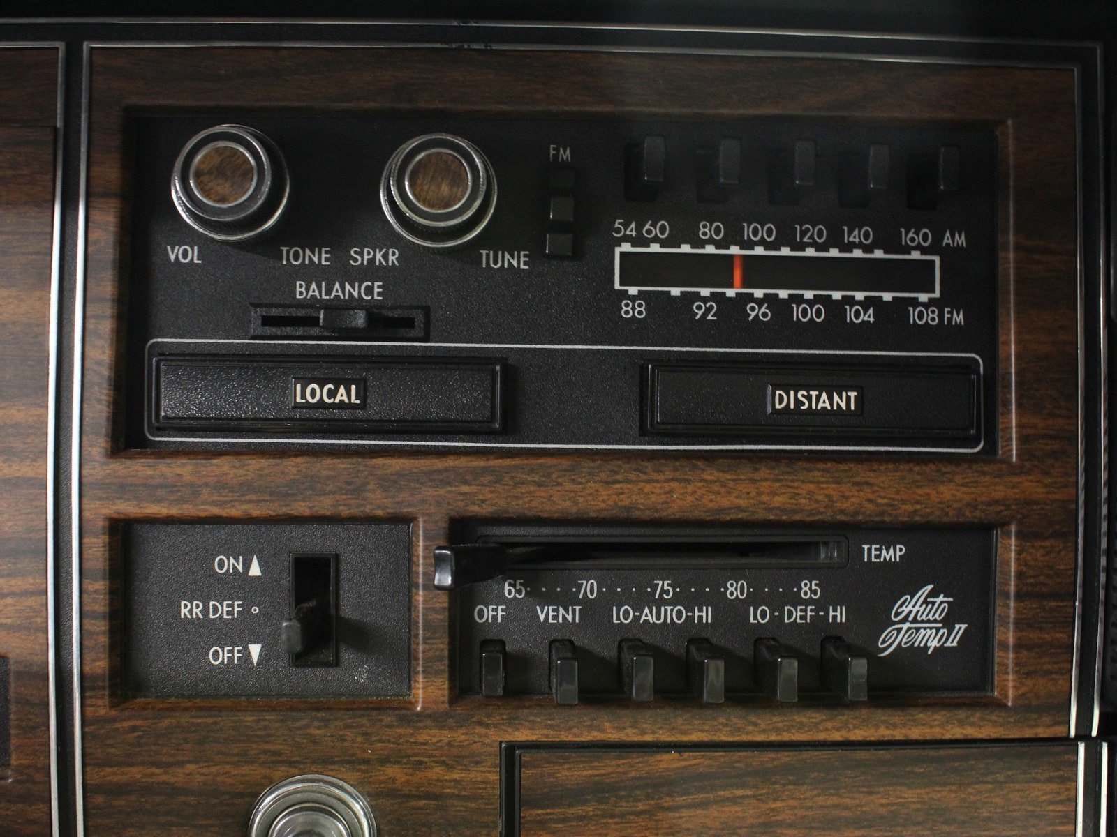 1975 Chrysler Imperial 23