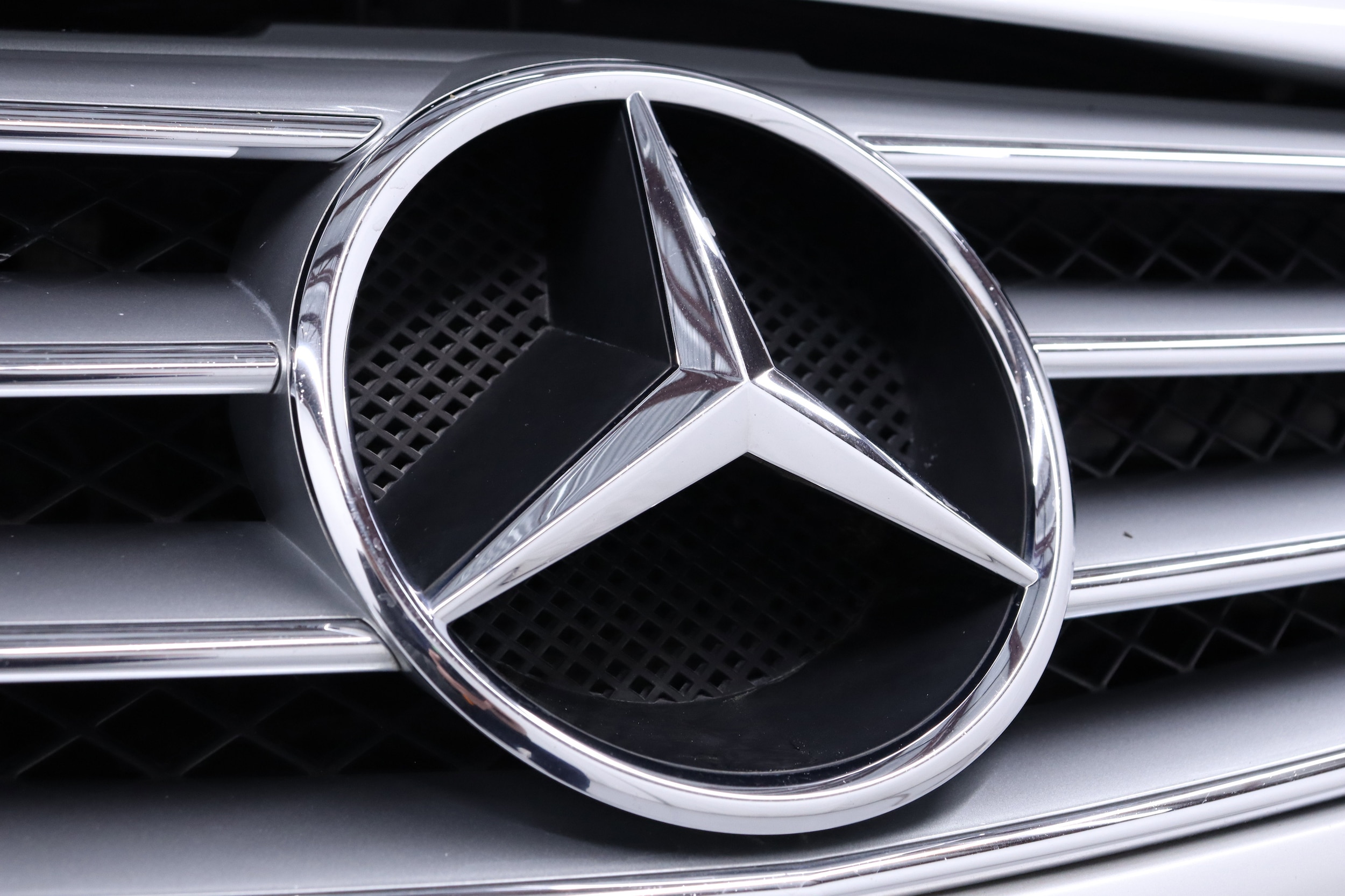 2004 Mercedes-Benz SL-Class 64