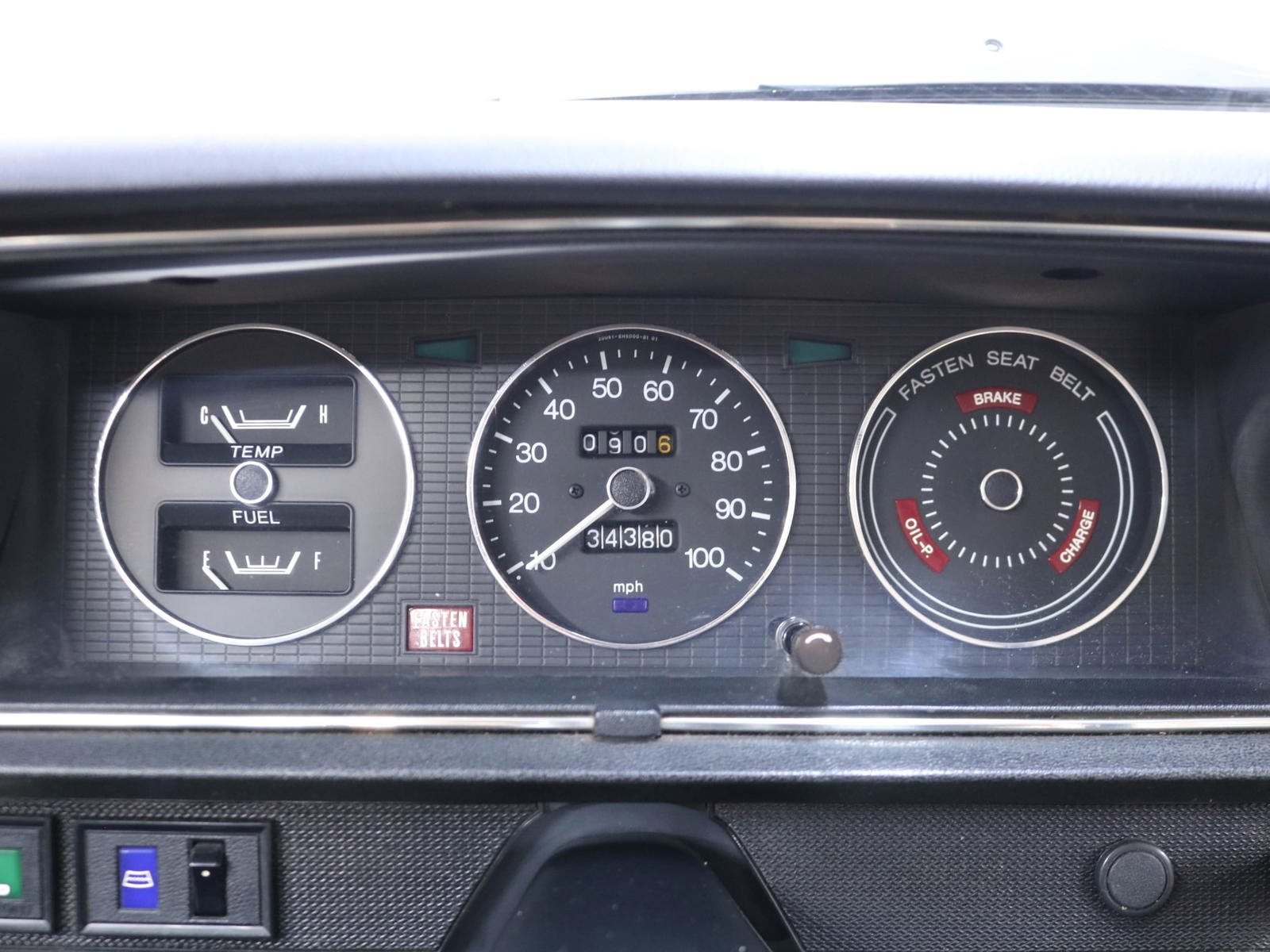 1977 Datsun 710 11