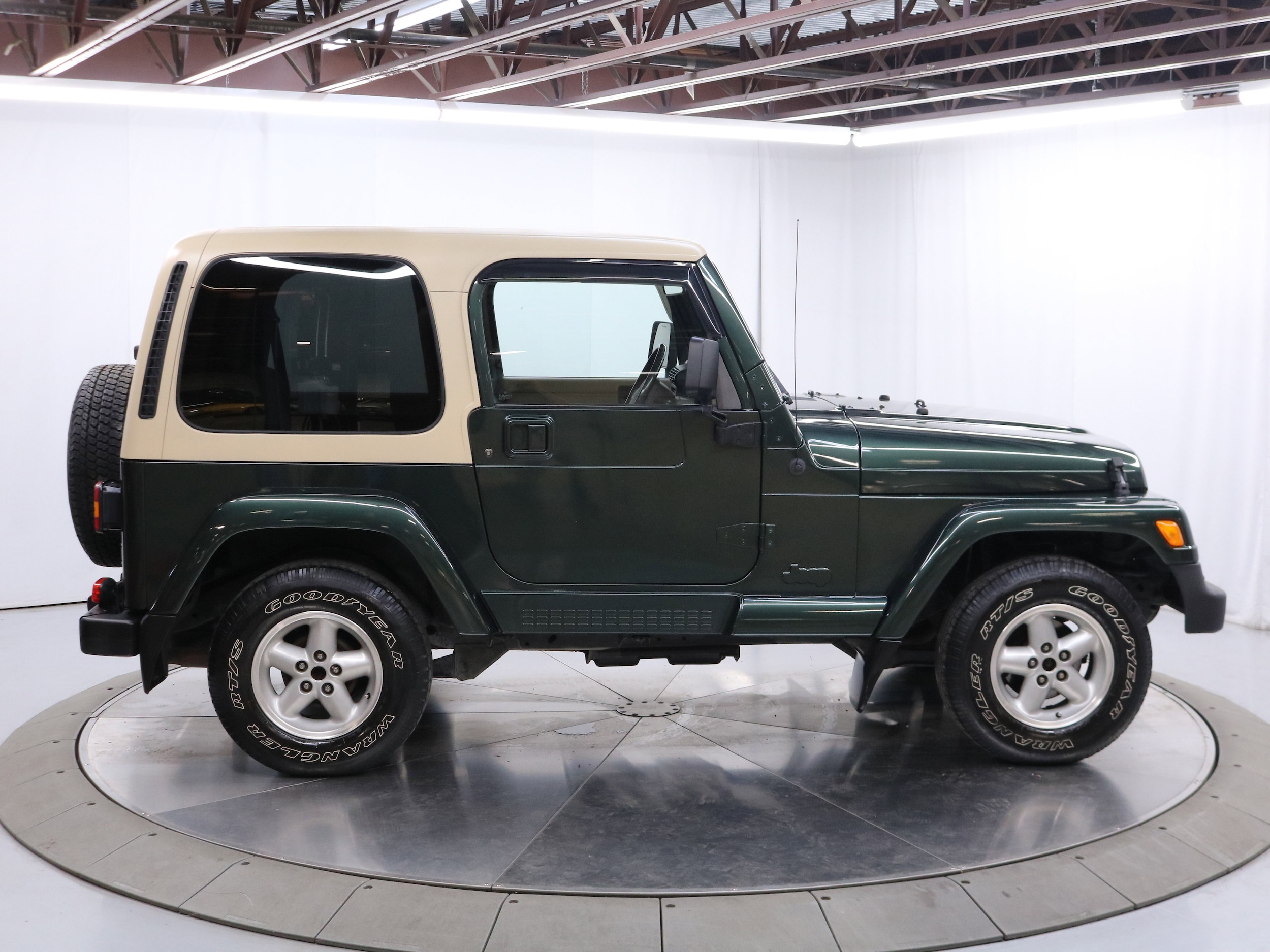 1999 Jeep Wrangler 8