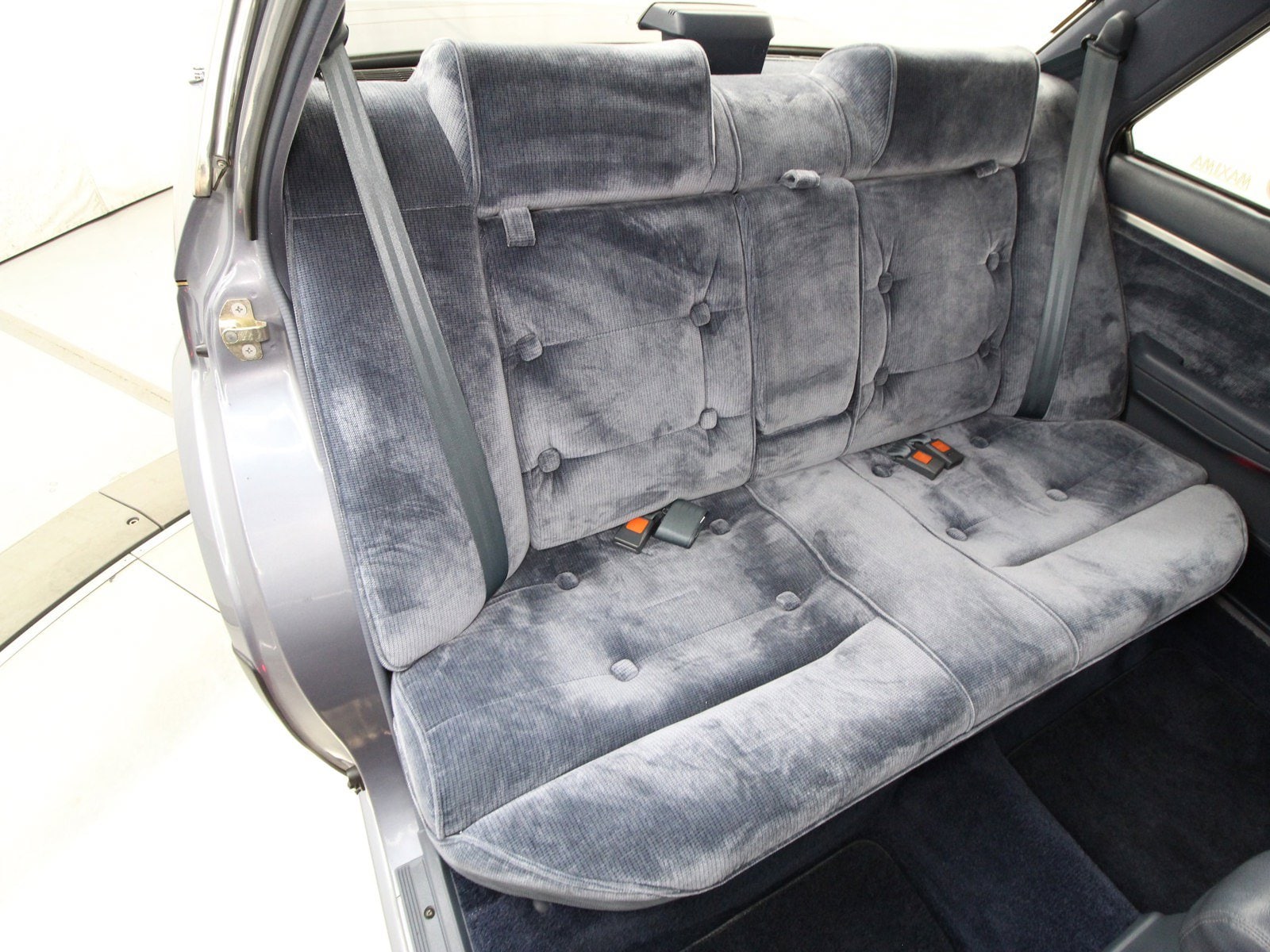1987 Nissan Maxima 38