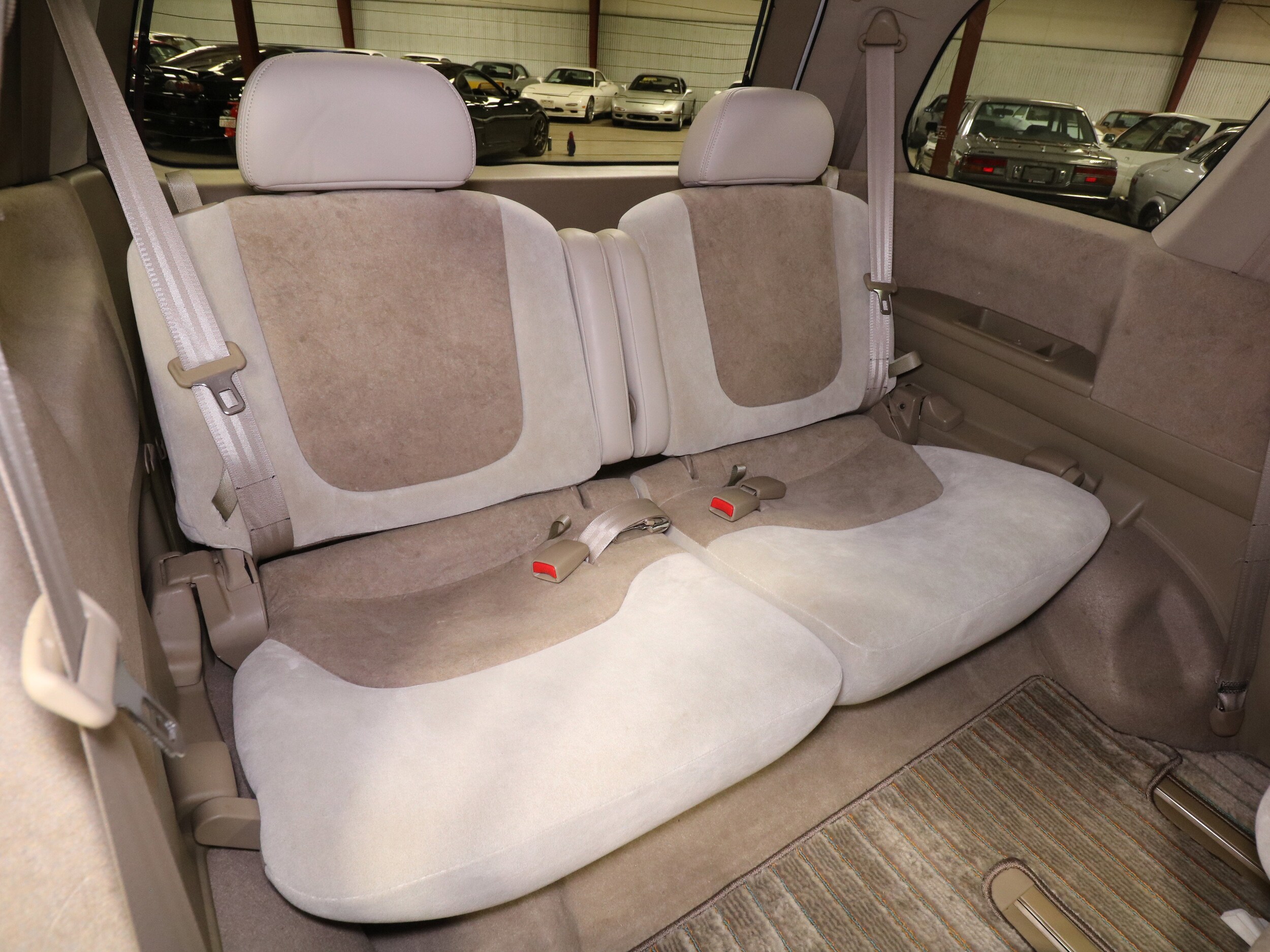 1999 Nissan Presage 19