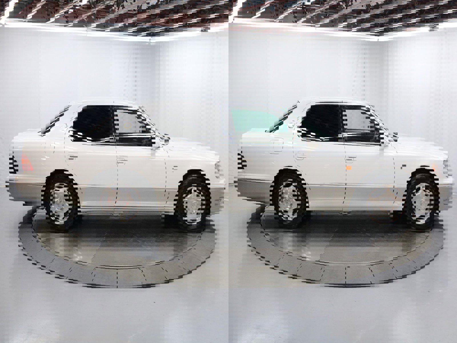 1998 Toyota Celsior 8